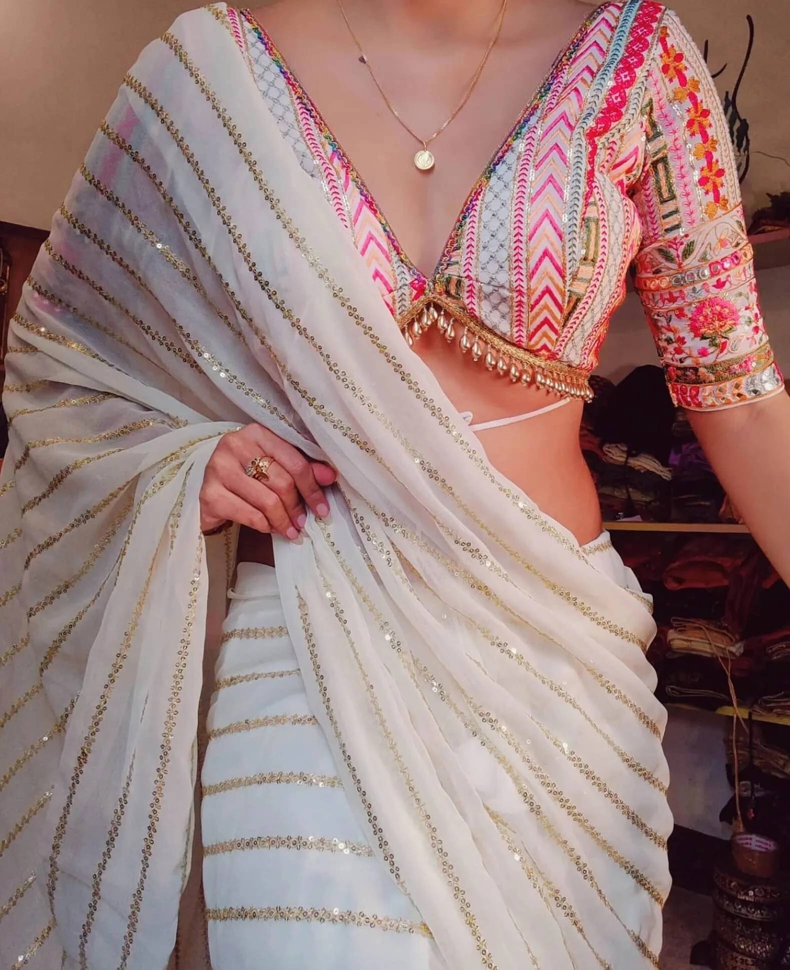     			Krisha Enterprise Georgette Embellished Regular Saree With Unstitched Blouse Piece ( White )