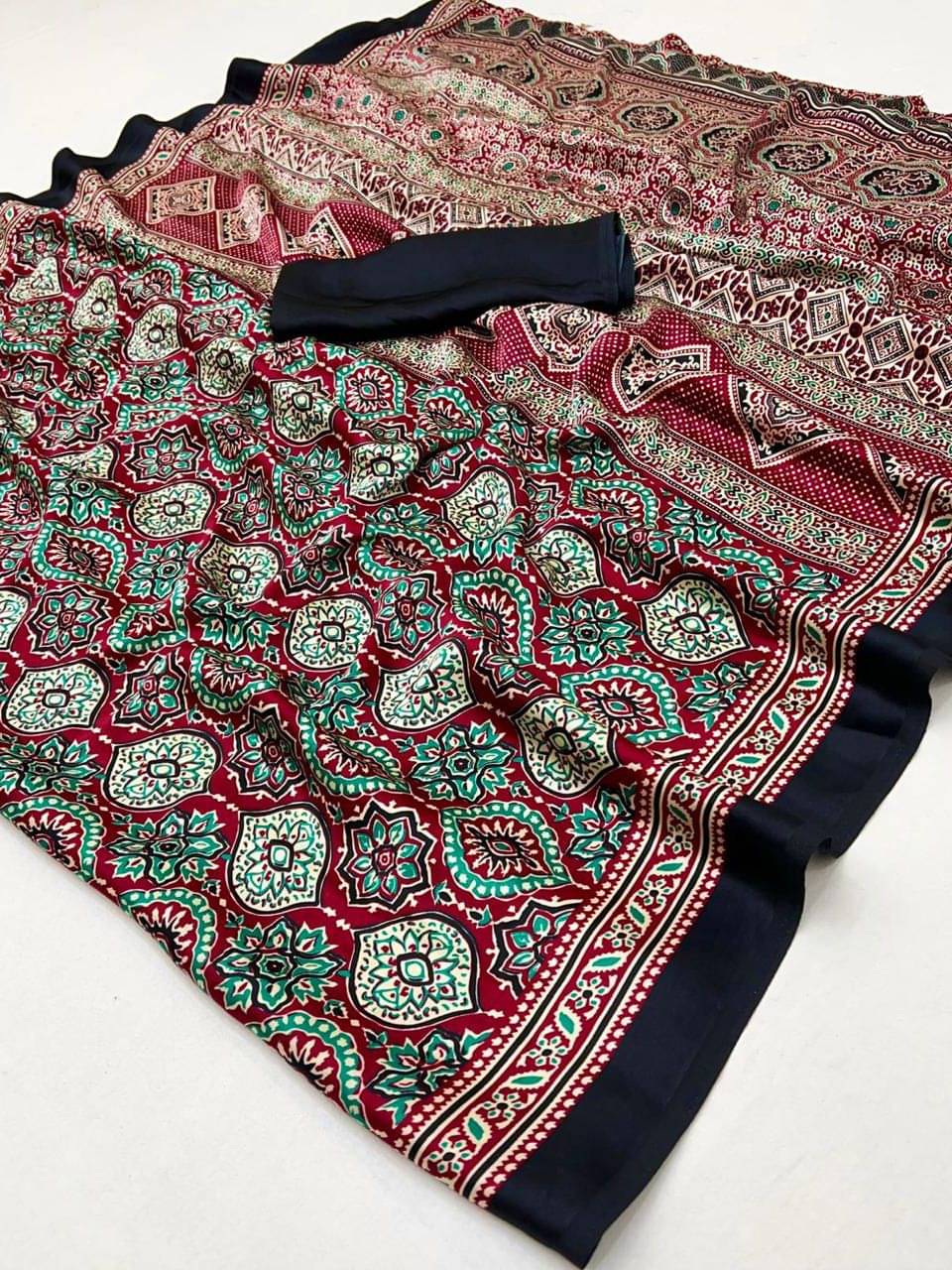    			Krisha Enterprise Silk Printed Regular Saree With Unstitched Blouse Piece ( Multicolor )