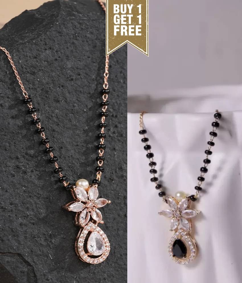     			MGSV Gold Alloy Necklace Set ( Pack of 1 )