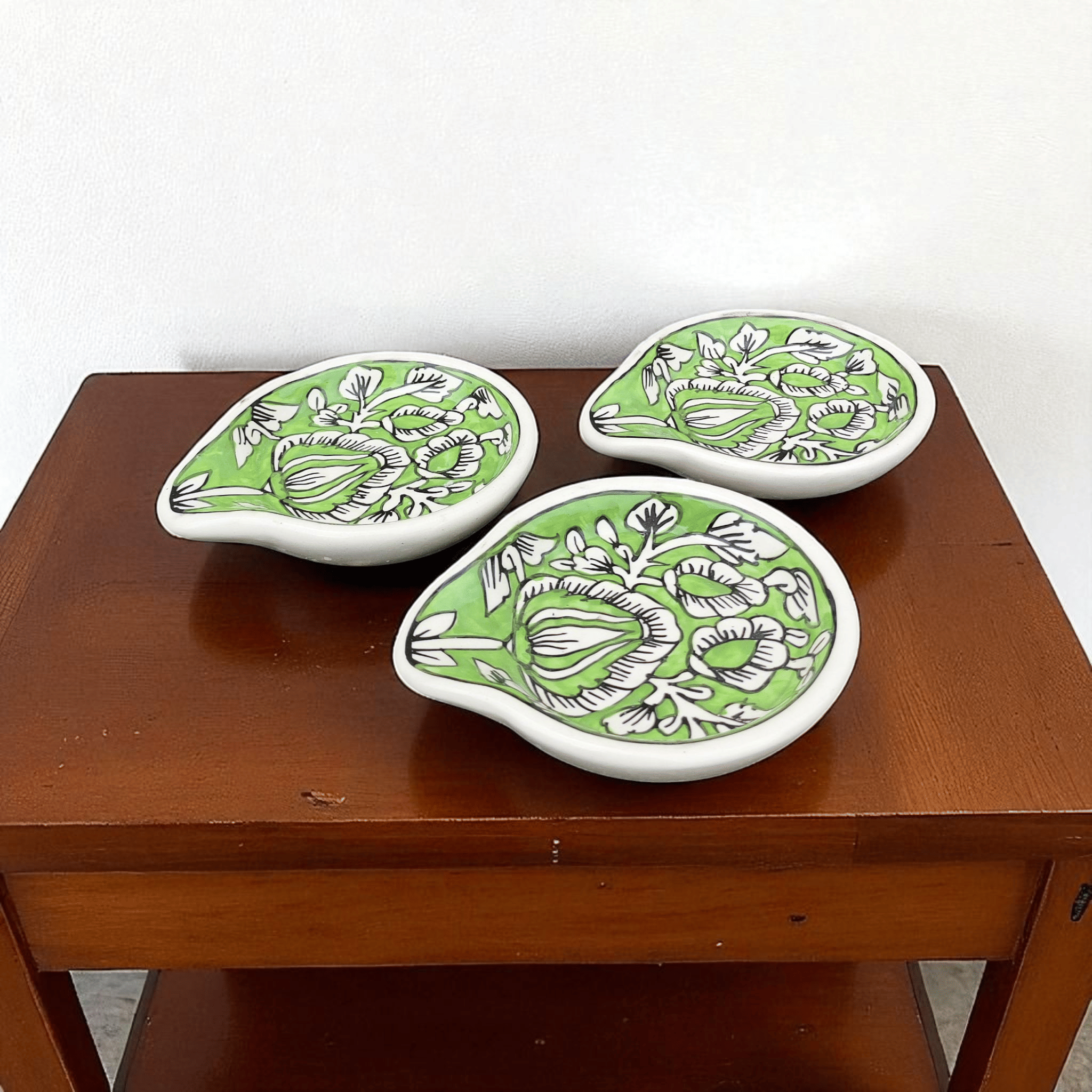 Malaikah Mughal Spn Rst Ceramic Printed Cutlery Holder Light Green ( Pack of 3 ) Malaikah Mughal Spn Rst Ceramic Printed Cutlery Holder Light Green ( Pack of 3 )