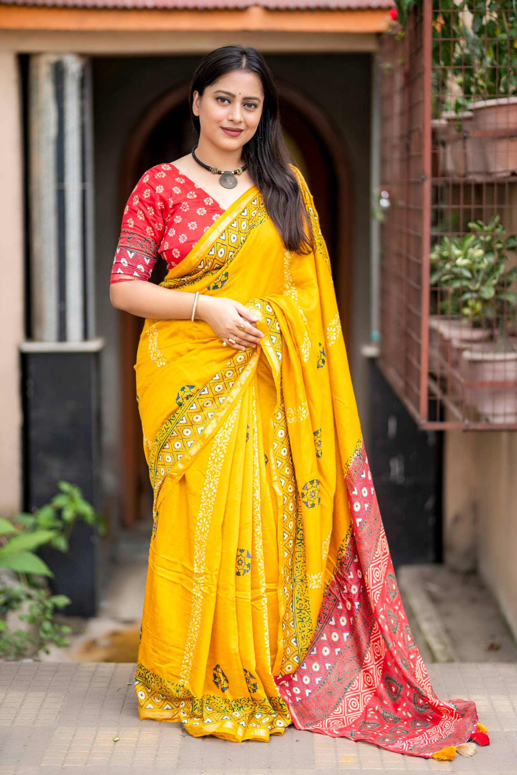 PANZORA Chanderi Printed Regular Saree Without Blouse Piece ( Yellow ) PANZORA Chanderi Printed Regular Saree Without Blouse Piece ( Yellow )