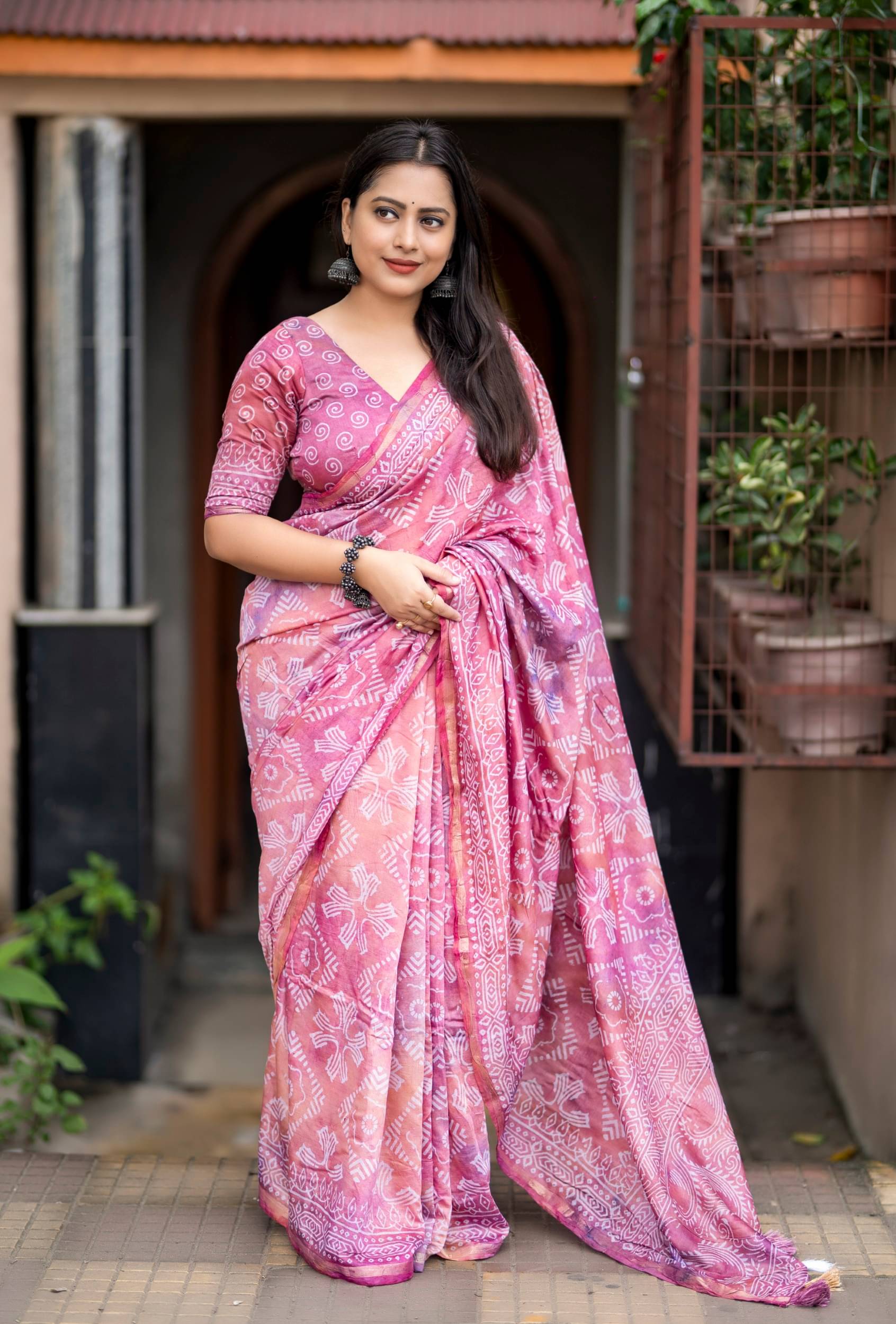     			PANZORA Chanderi Solid Regular Saree Without Blouse Piece ( Pink )