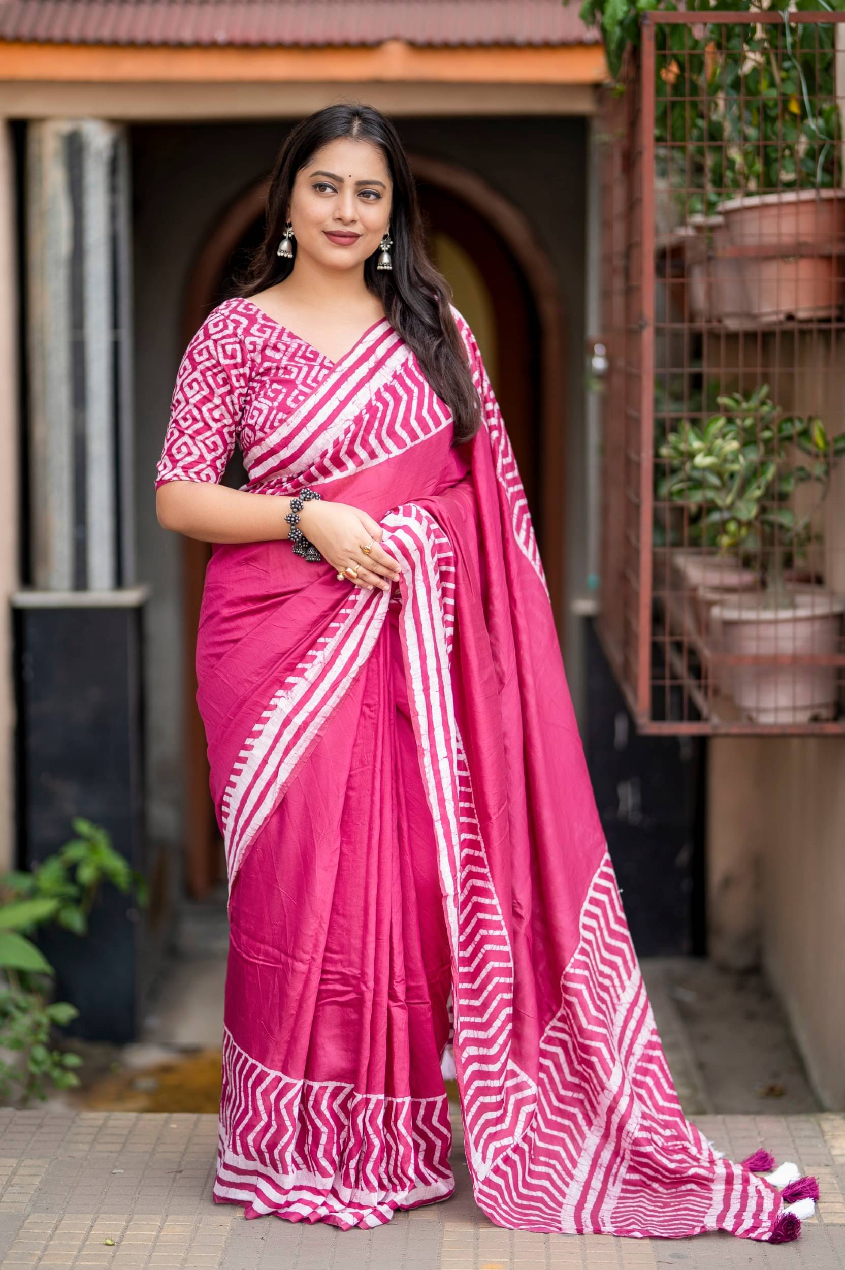    			PANZORA Chanderi Solid Regular Saree Without Blouse Piece ( Pink )