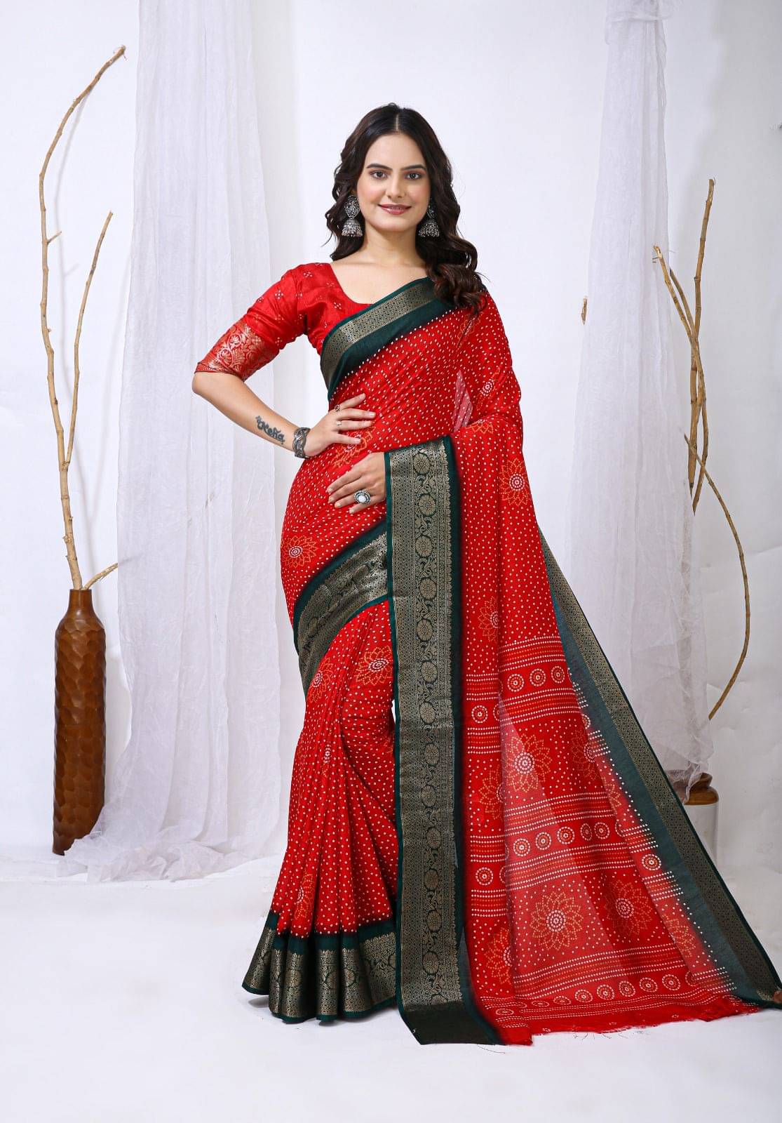     			Rangtulika Ethnics Cotton Printed Banarasi saree With Unstitched Blouse Piece ( Red )