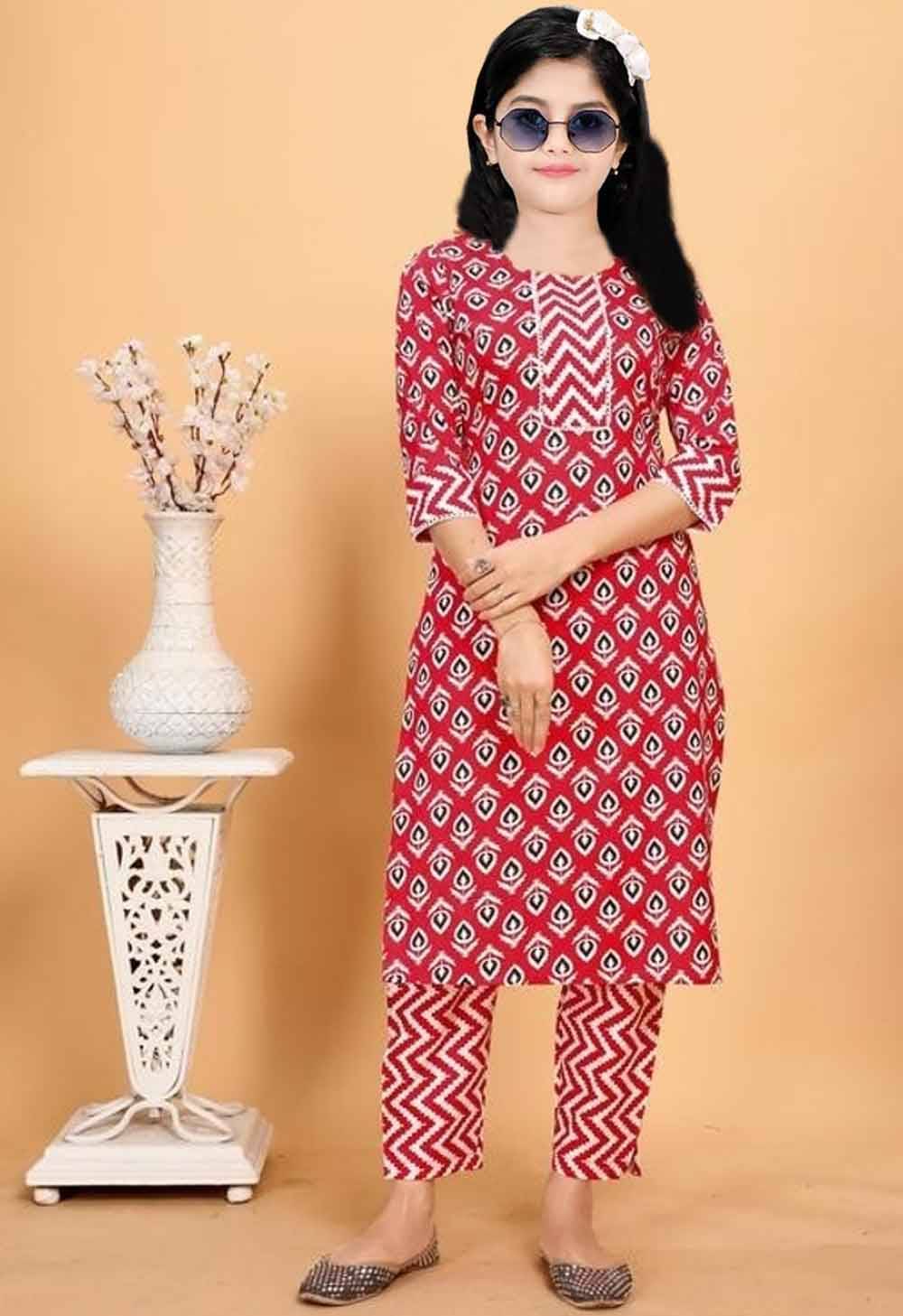    			SATVASHIV Girls Rayon Kurti with Pants ( Pack of 1 , Red )