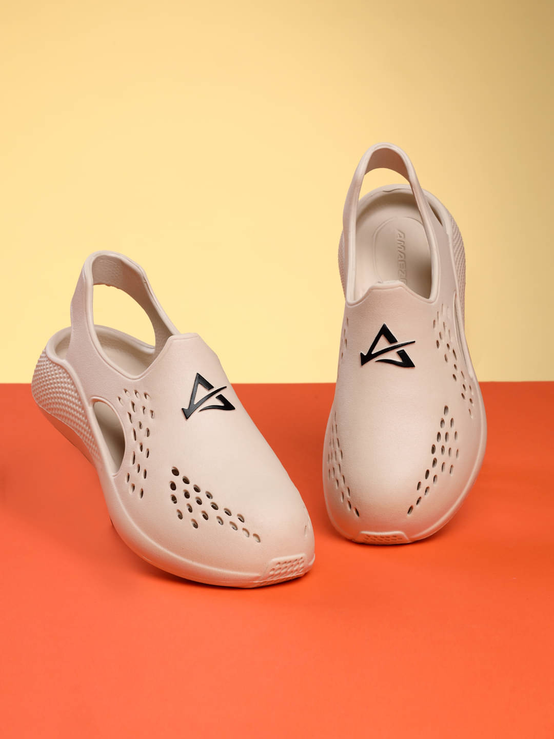     			Dewk Berries - Beige Boy's Clogs ( 1 Pair )
