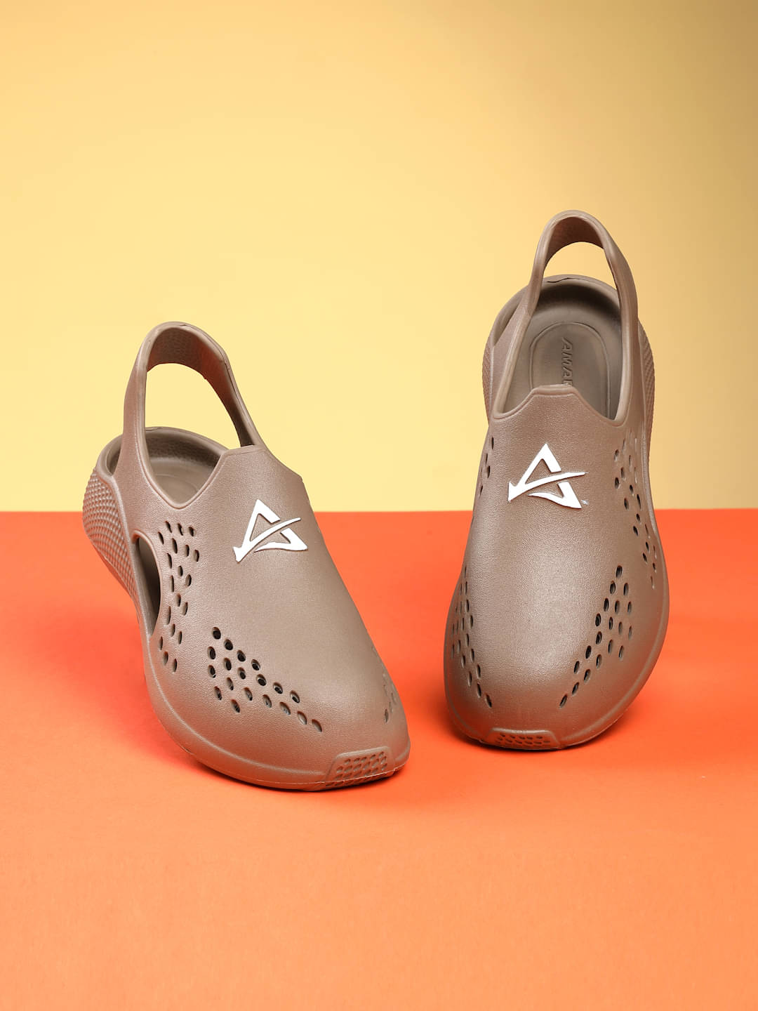     			Dewk Berries - Brown Boy's Clogs ( 1 Pair )