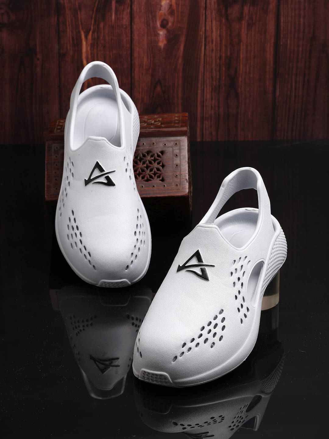     			Dewk Berries - Light Grey Boy's Clogs ( 1 Pair )