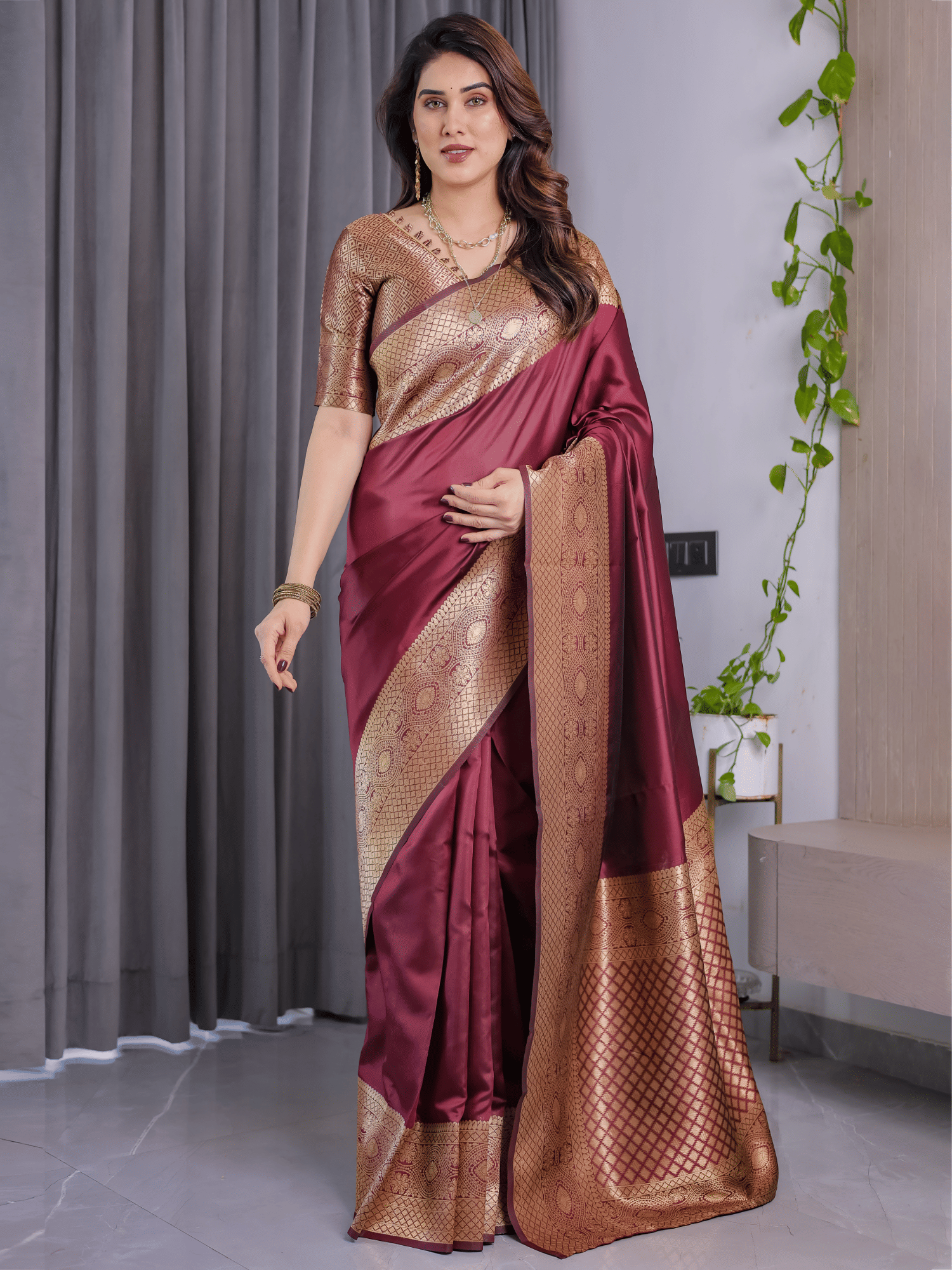     			INDIAN SILKS Art Silk Printed Regular Saree With Unstitched Blouse Piece ( Maroon )