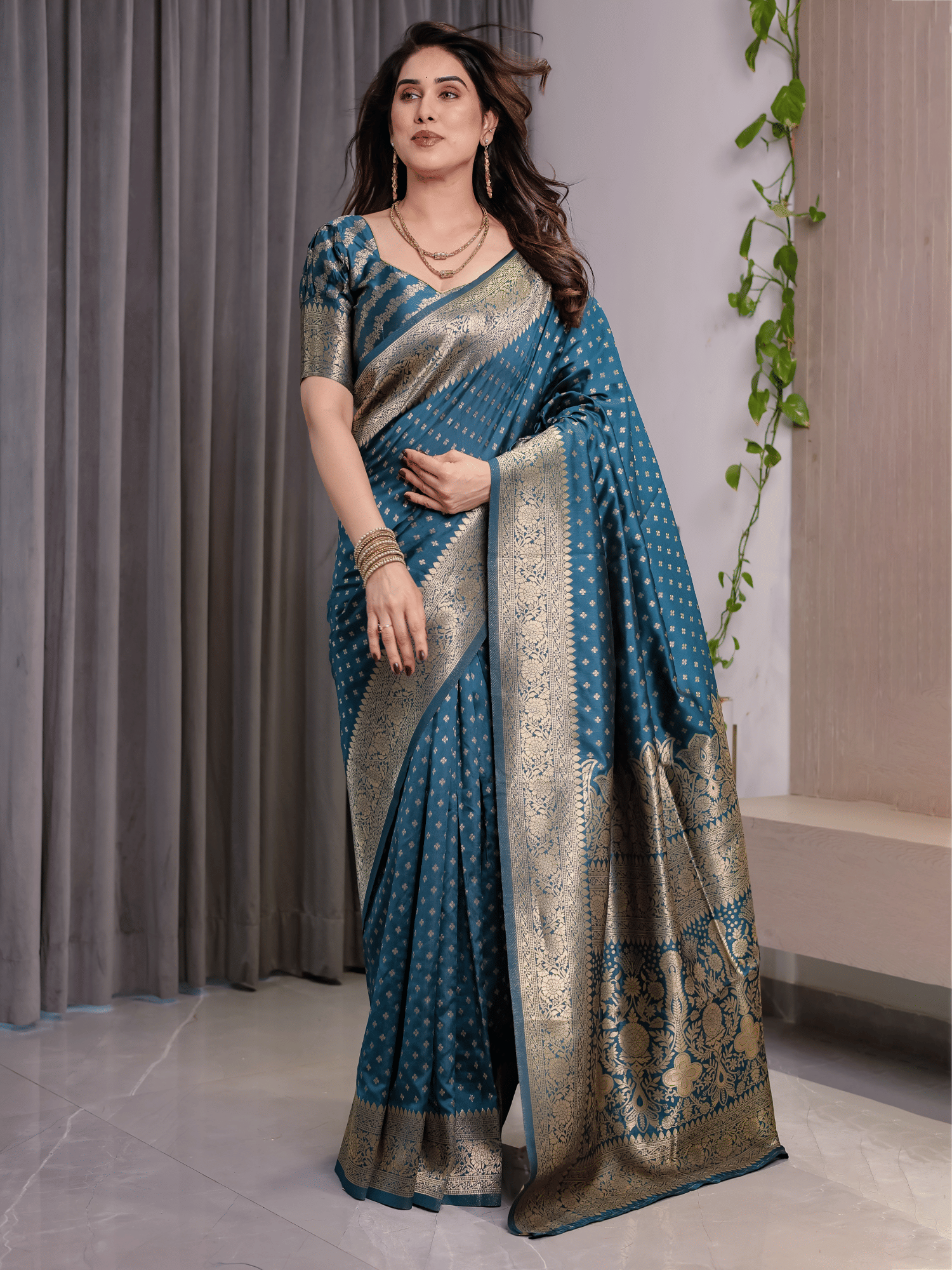    			THE PRIVATE LABLE Art Silk Printed Regular Saree With Unstitched Blouse Piece ( Blue )