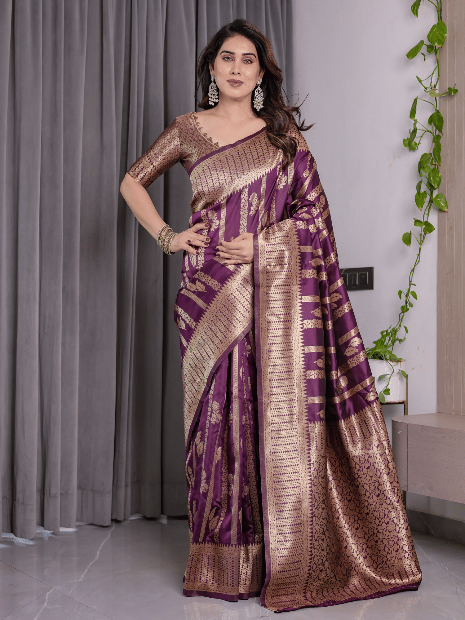     			THE PRIVATE LABLE Art Silk Printed Regular Saree With Unstitched Blouse Piece ( Wine )