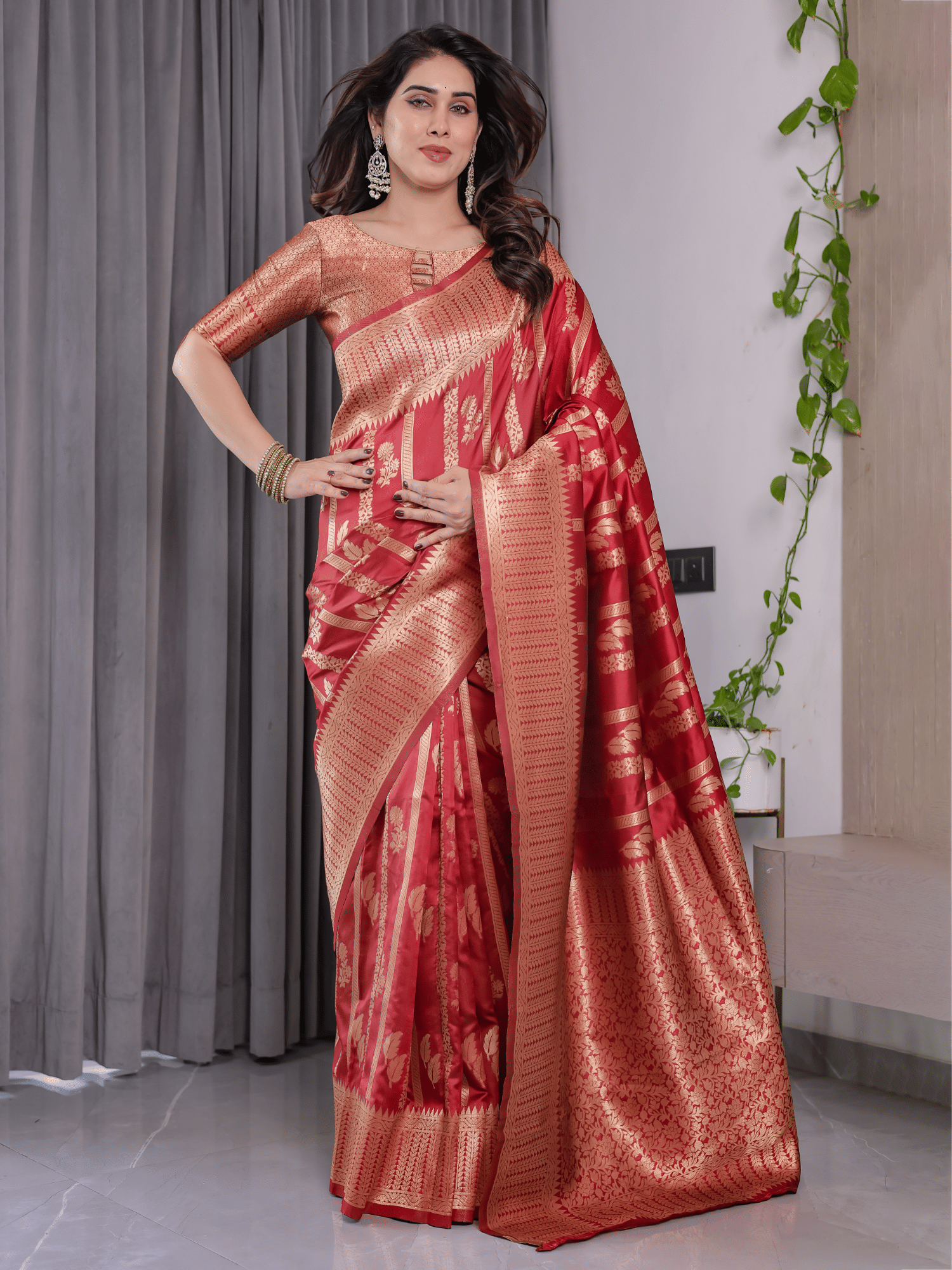 THE PRIVATE LABLE Art Silk Printed Regular Saree With Unstitched Blouse Piece ( Red ) THE PRIVATE LABLE Art Silk Printed Regular Saree With Unstitched Blouse Piece ( Red )