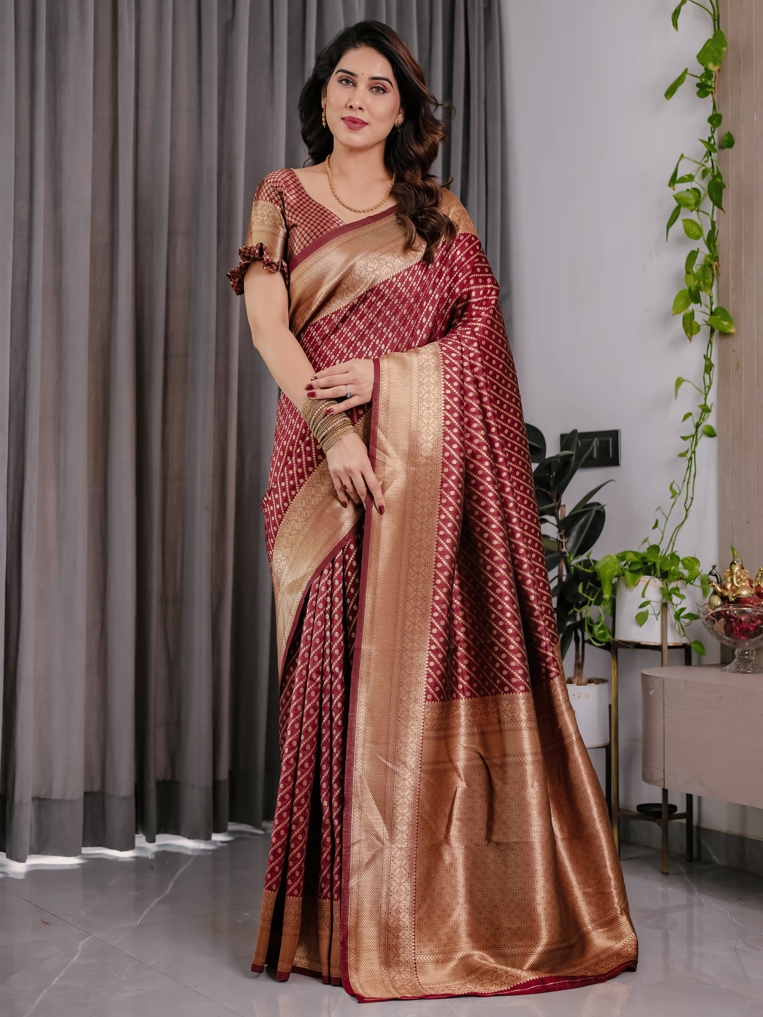 THE PRIVATE LABLE Art Silk Printed Regular Saree With Unstitched Blouse Piece ( Maroon ) THE PRIVATE LABLE Art Silk Printed Regular Saree With Unstitched Blouse Piece ( Maroon )