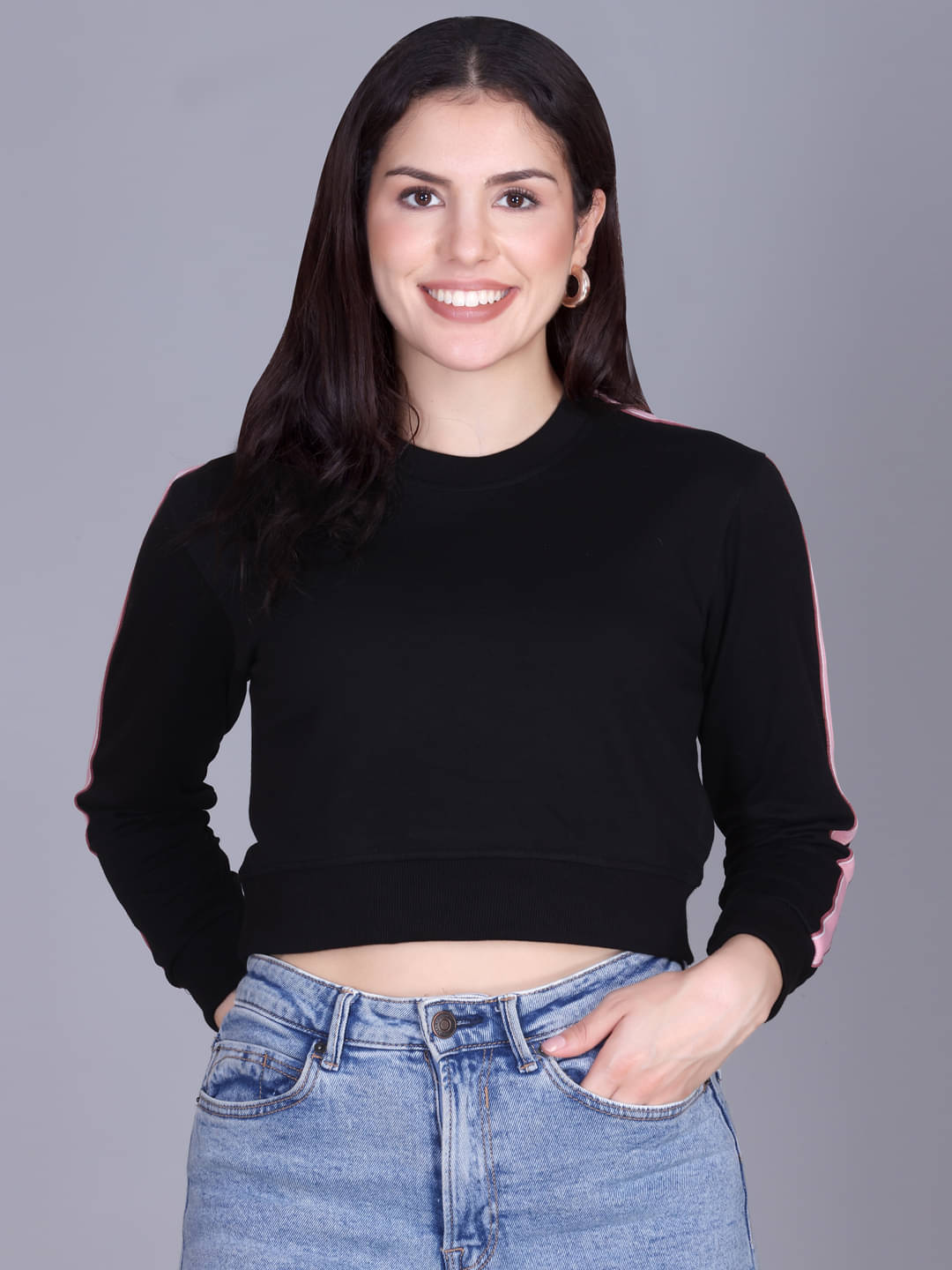 7 ISLANDS Women Fleece Round Neck Sweatshirt ( Black ) 7 ISLANDS Women Fleece Round Neck Sweatshirt ( Black )