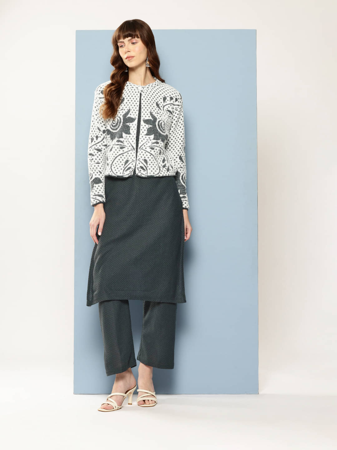 Aarika Women Woollen Self Design Straight Kurti With Pants ( Grey )     			Aarika Women Woollen Self Design Straight Kurti With Pants ( Grey )