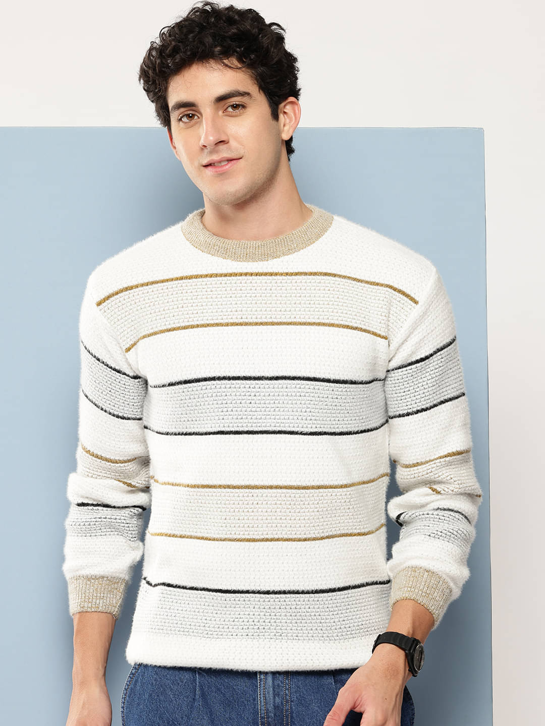 Aarika Woollen Blend Round Neck Men's Full Sleeves Pullover Sweater - White ( Pack of 1 )     			Aarika Woollen Blend Round Neck Men's Full Sleeves Pullover Sweater - White ( Pack of 1 )