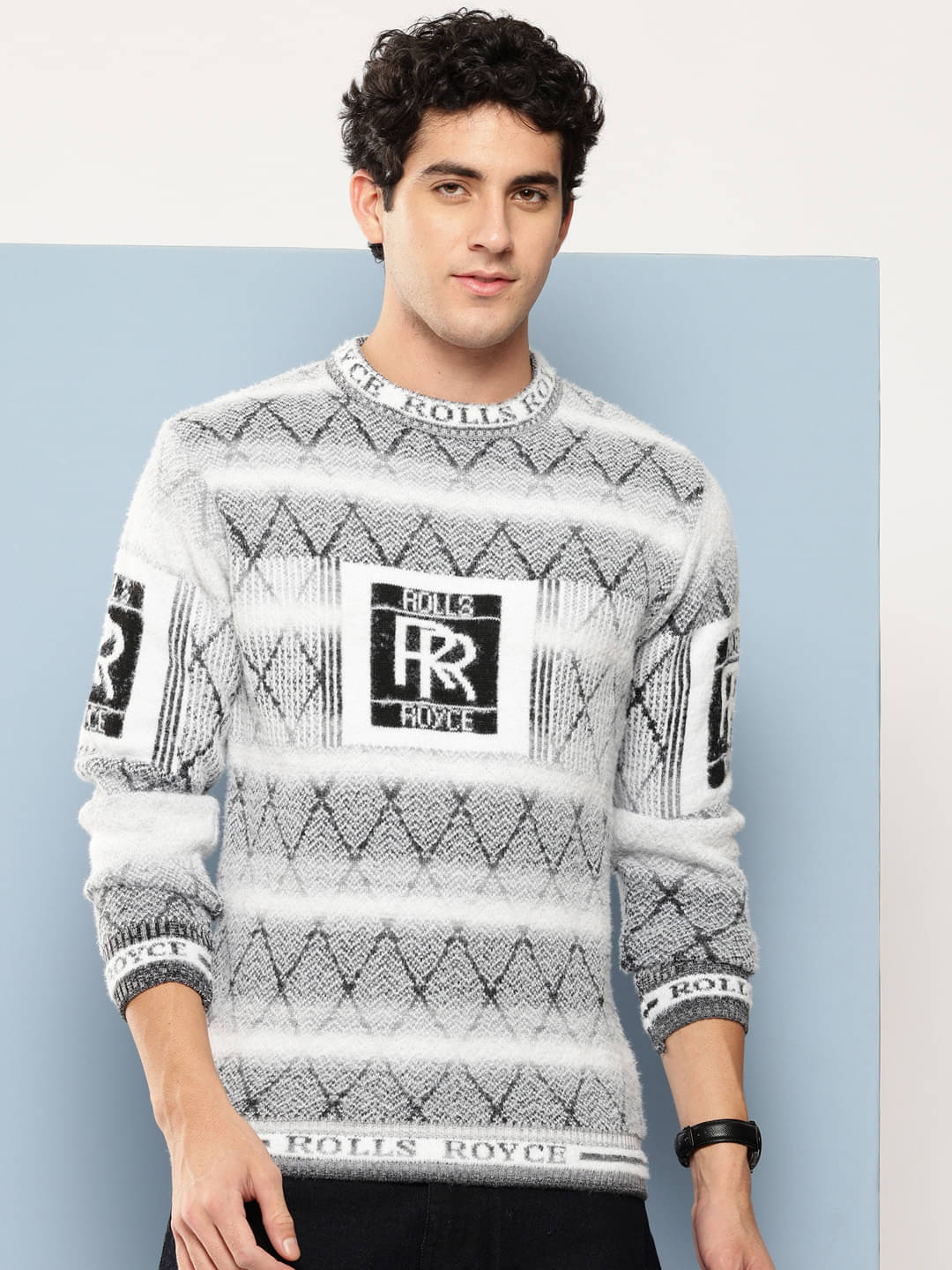 Aarika Woollen Blend Round Neck Men's Full Sleeves Pullover Sweater - Grey ( Pack of 1 )     			Aarika Woollen Blend Round Neck Men's Full Sleeves Pullover Sweater - Grey ( Pack of 1 )