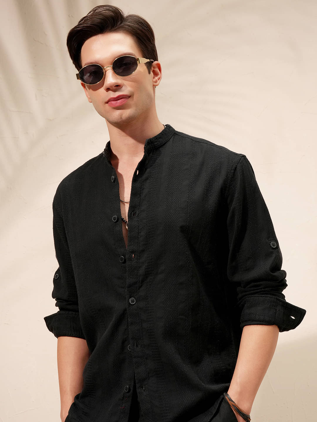     			Highlander 100% Cotton Relaxed Fit Self Design Full Sleeves Men's Casual Shirt - Black ( Pack of 1 )