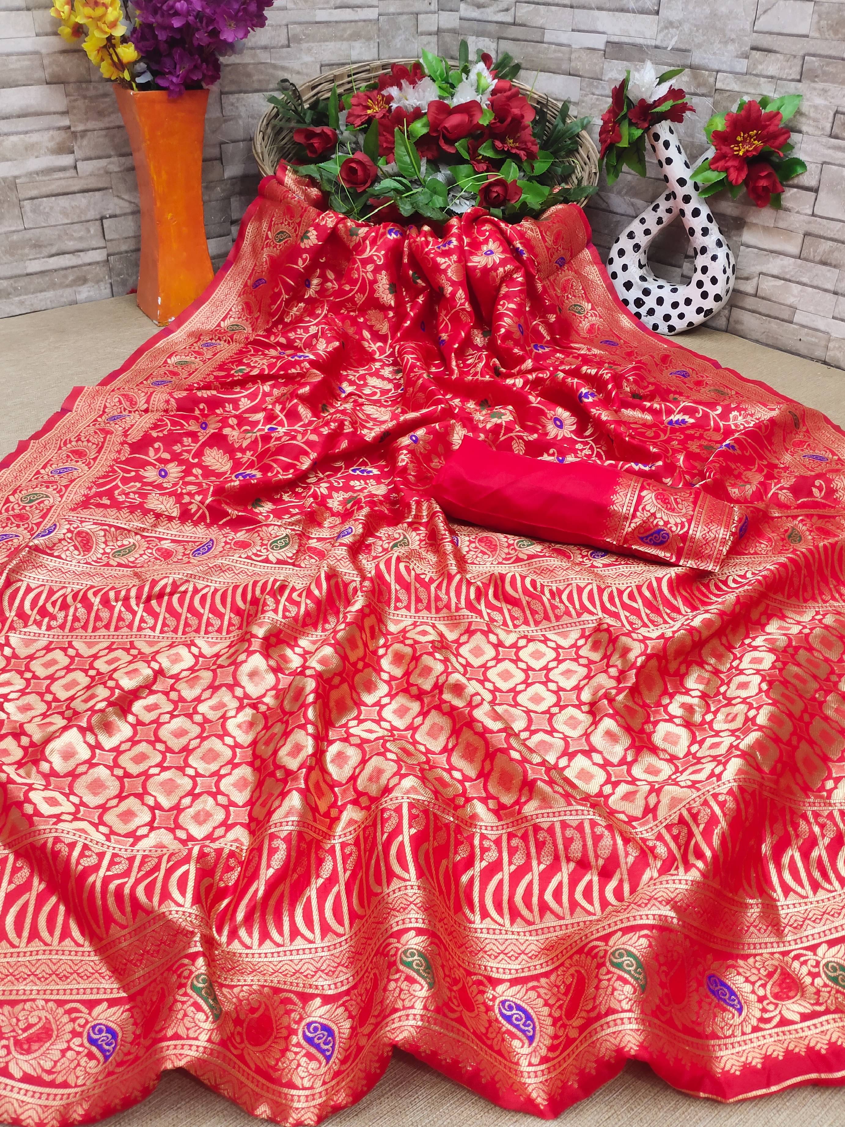     			VEDANT VASTRAM Art Silk Woven Design Regular Saree With Unstitched Blouse Piece ( Red )