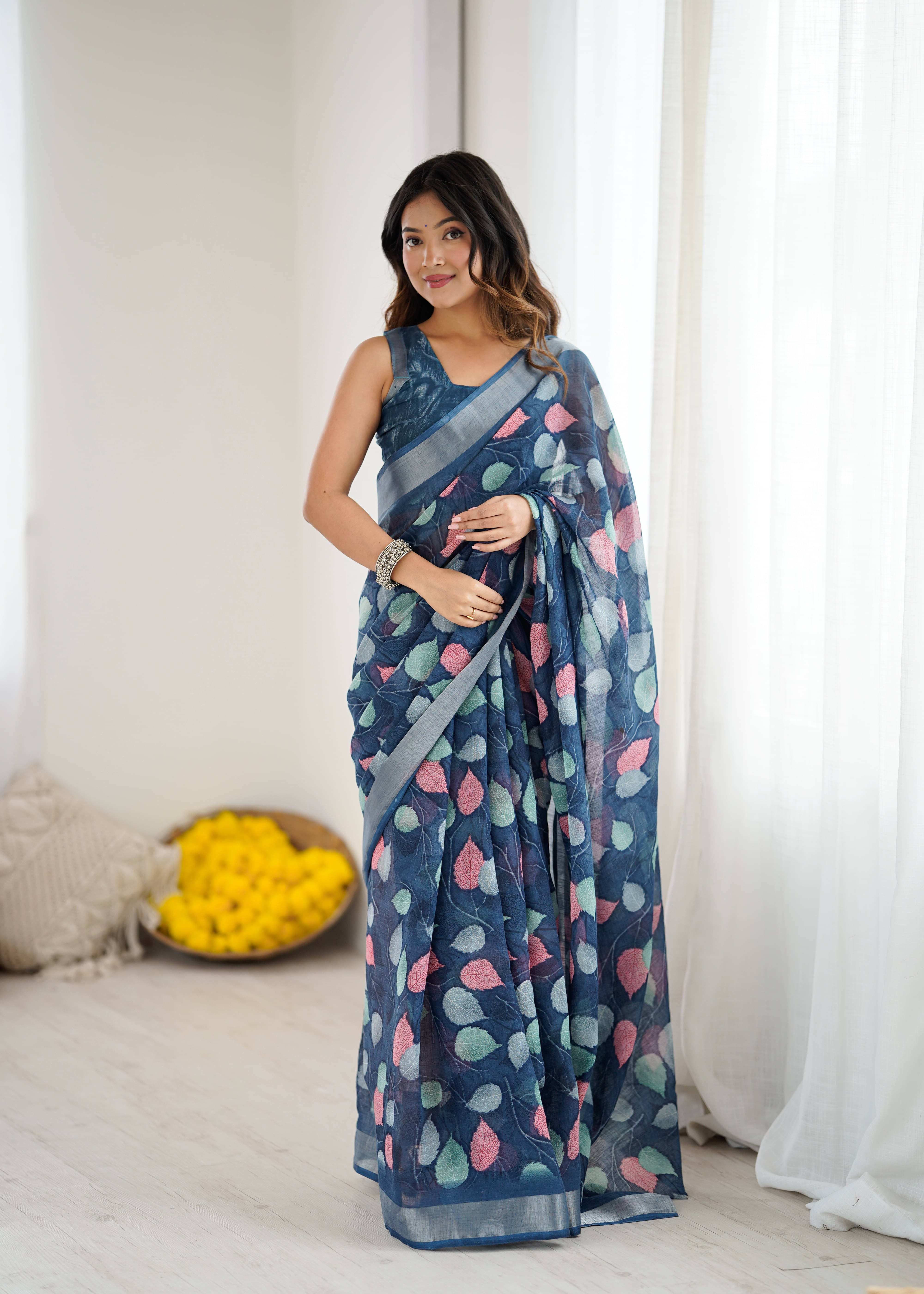     			VEDANT VASTRAM Cotton Blend Printed Regular Saree With Unstitched Blouse Piece ( Blue )