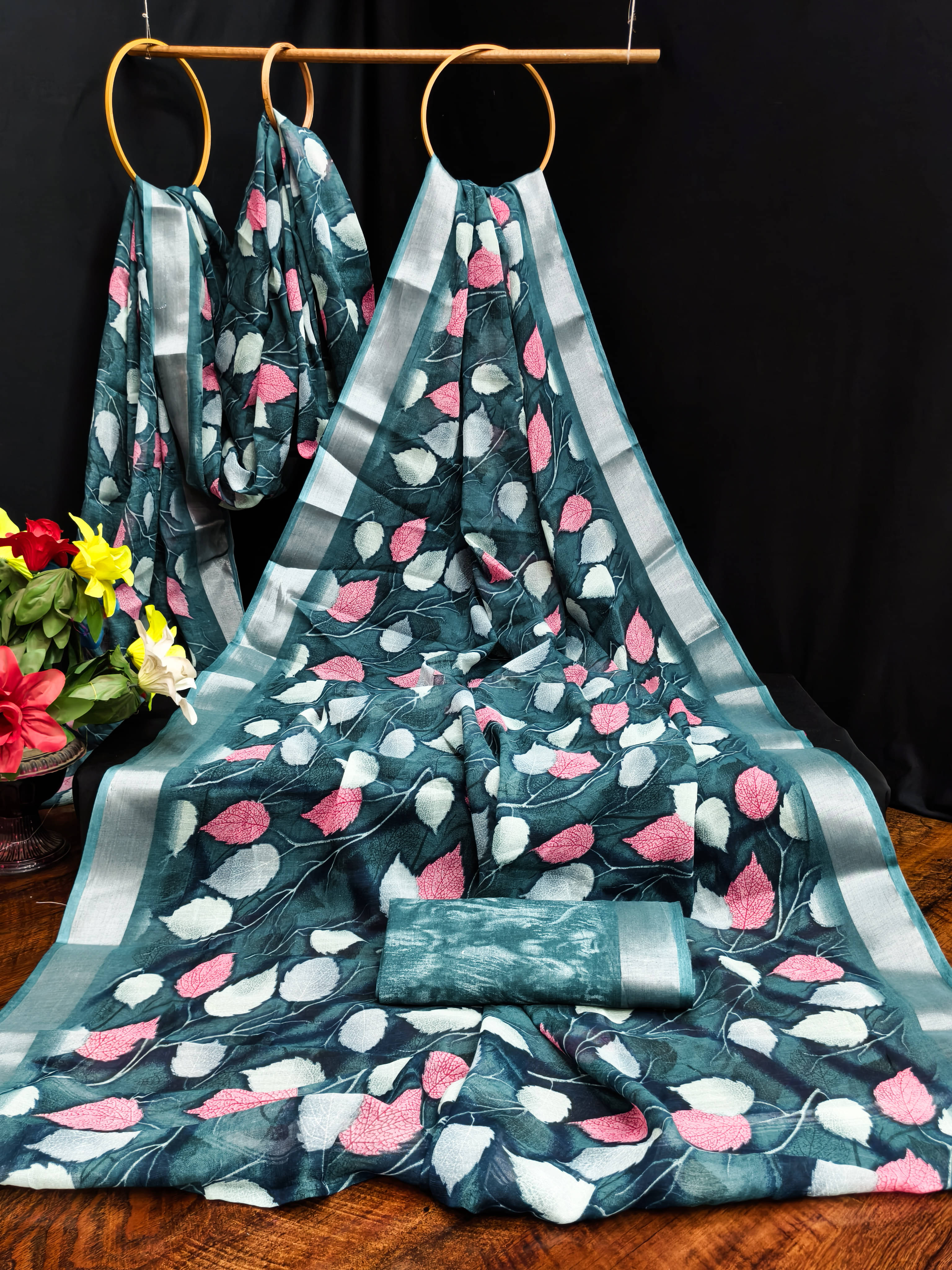     			VEDANT VASTRAM Cotton Blend Printed Regular Saree With Unstitched Blouse Piece ( Light Blue )