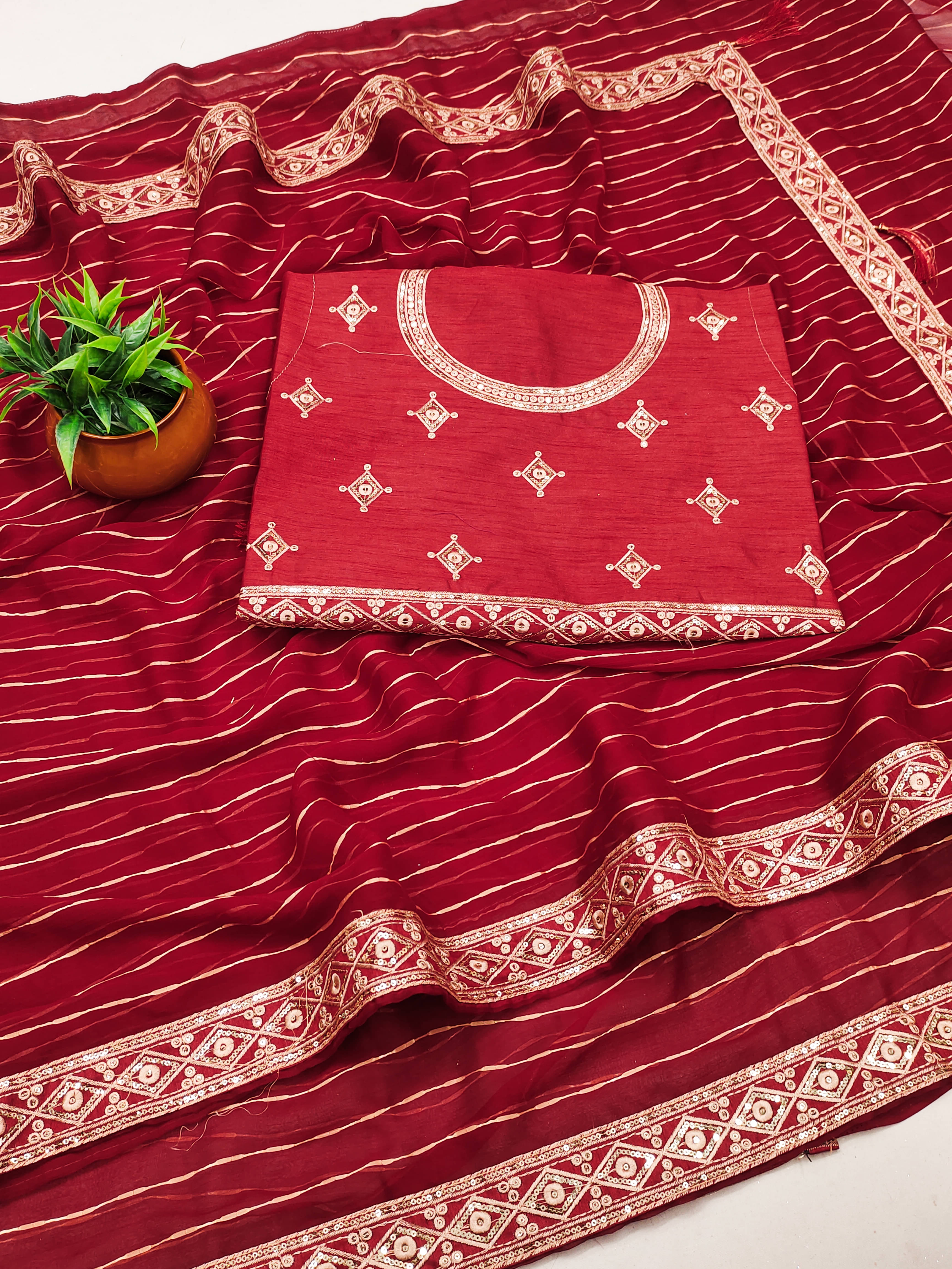     			VEDANT VASTRAM Georgette Embroidered Regular Saree With Unstitched Blouse Piece ( Red )