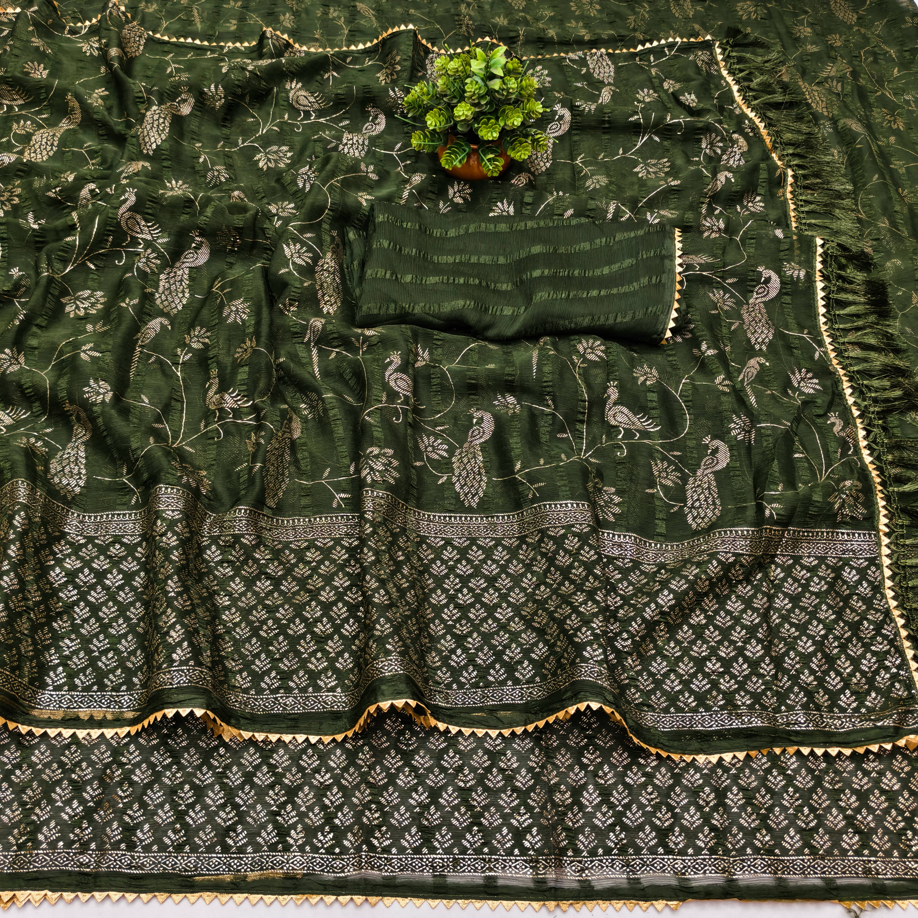     			VEDANT VASTRAM Georgette Printed Regular Saree With Unstitched Blouse Piece ( Light Green )
