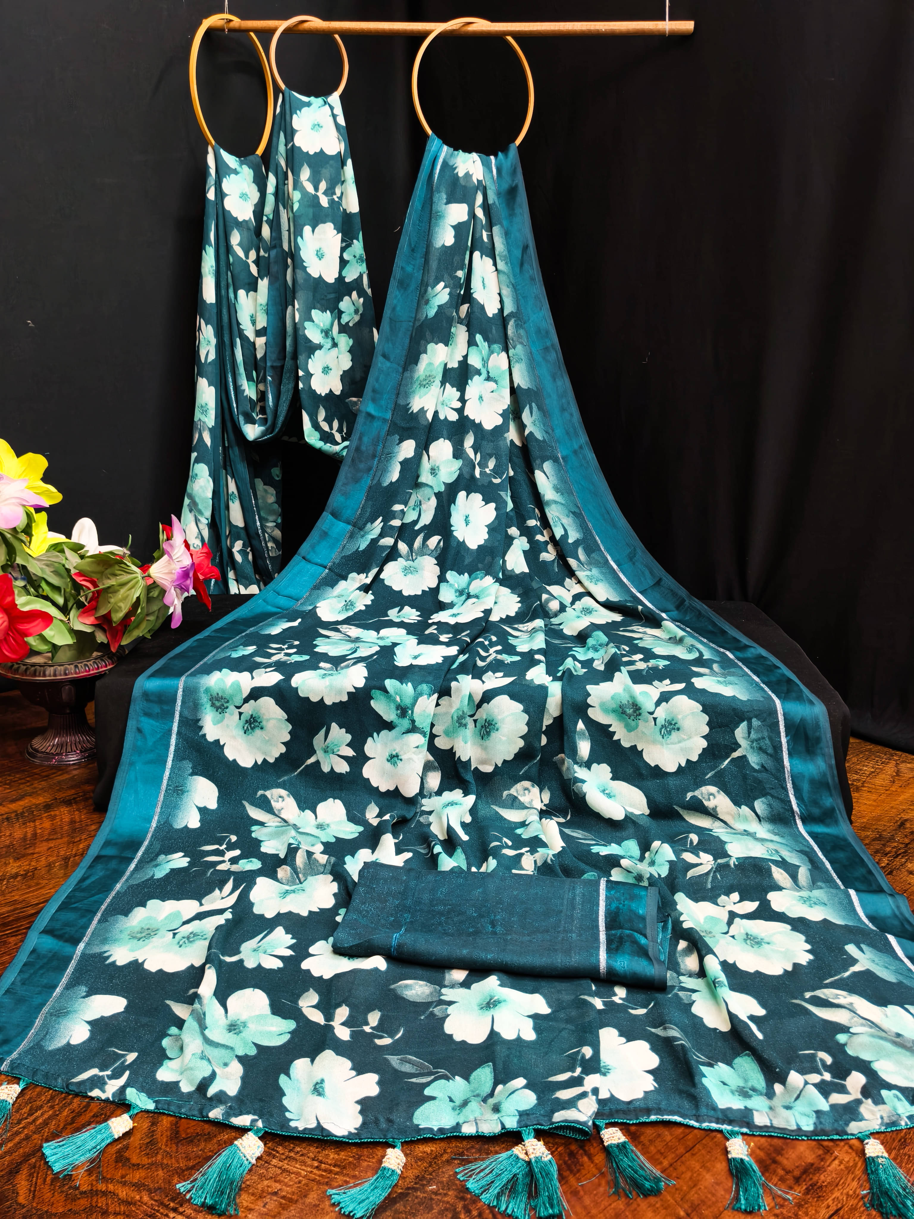 VEDANT VASTRAM Georgette Printed Regular Saree With Unstitched Blouse Piece ( Light Blue )     			VEDANT VASTRAM Georgette Printed Regular Saree With Unstitched Blouse Piece ( Light Blue )