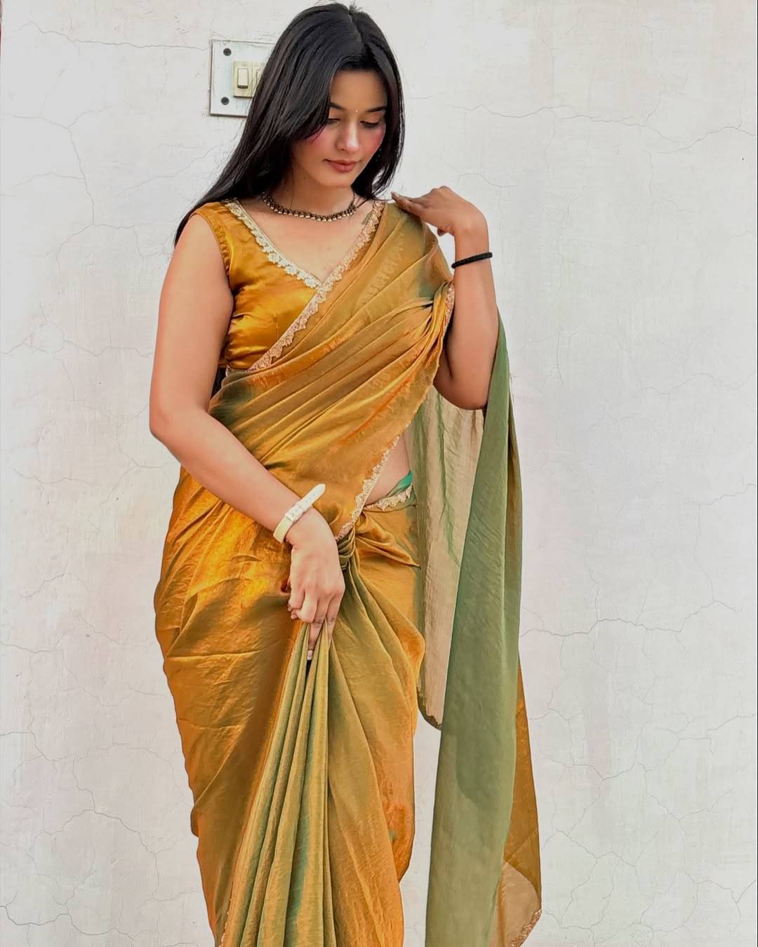     			Madhav Art Chiffon Embroidered Regular Saree With Unstitched Blouse Piece ( Gold )