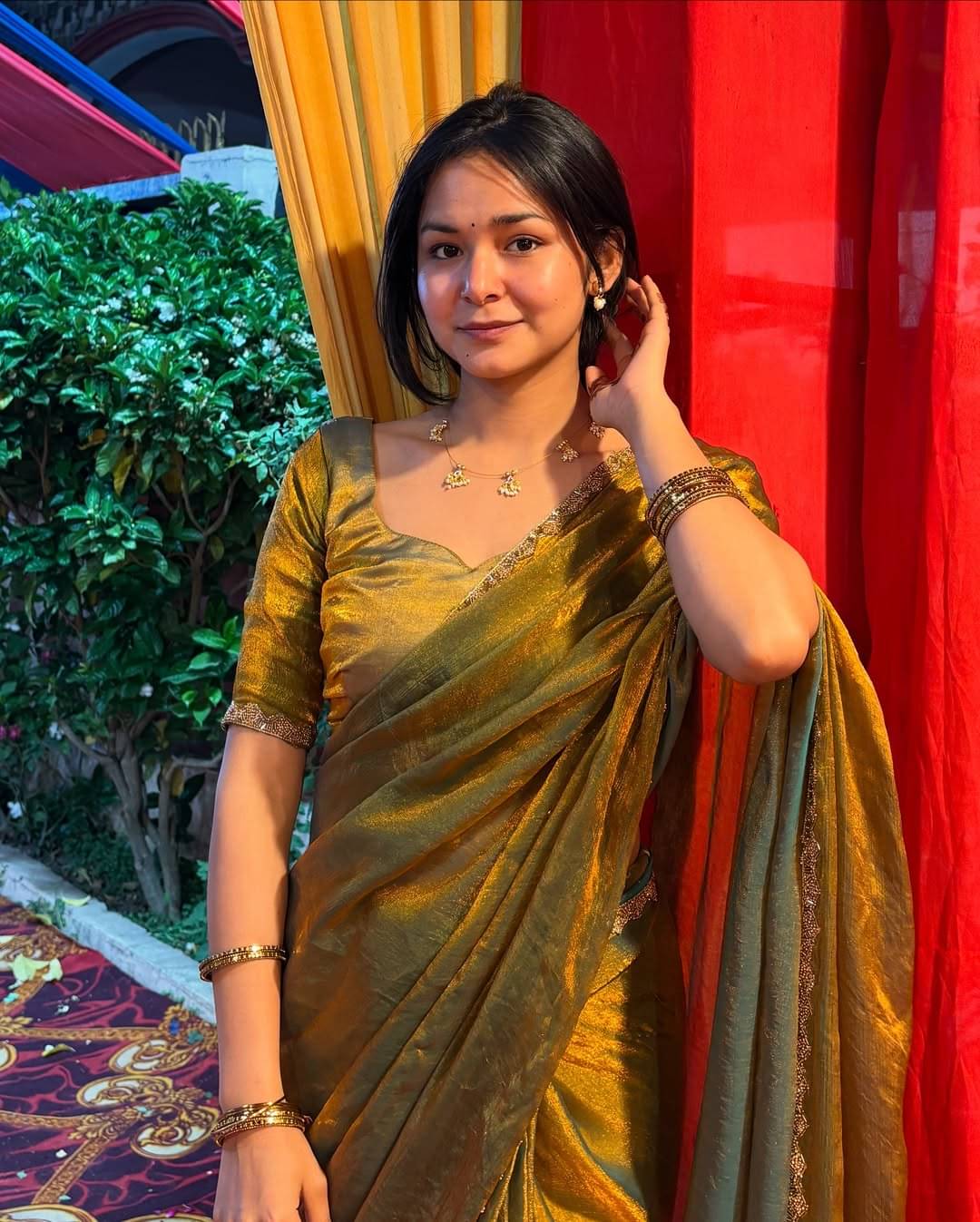     			Madhav Art Chiffon Embroidered Regular Saree With Unstitched Blouse Piece ( Gold )