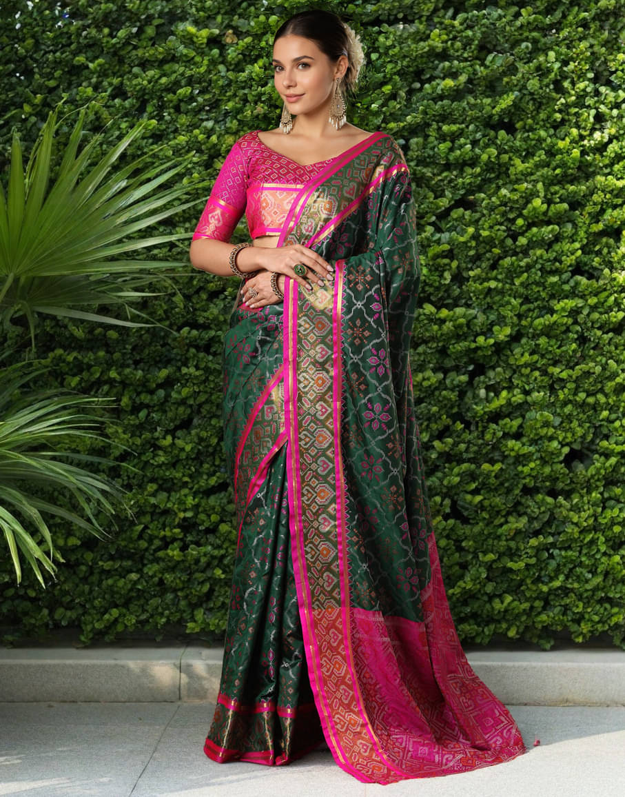     			PANZORA Silk Solid Regular Saree Without Blouse Piece ( Green )