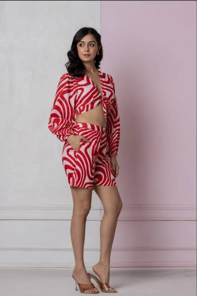     			SEREN MILANO Women Striped Top With Shorts Co-Ord Set ( Red )