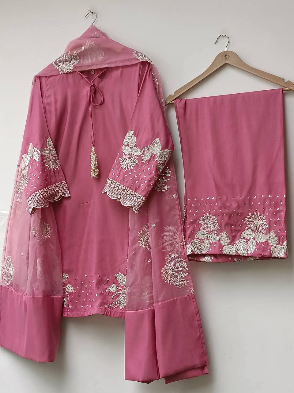     			THE PRIVATE LABLE Women Crepe Embroidered Straight Kurti With Pants ( Pink )