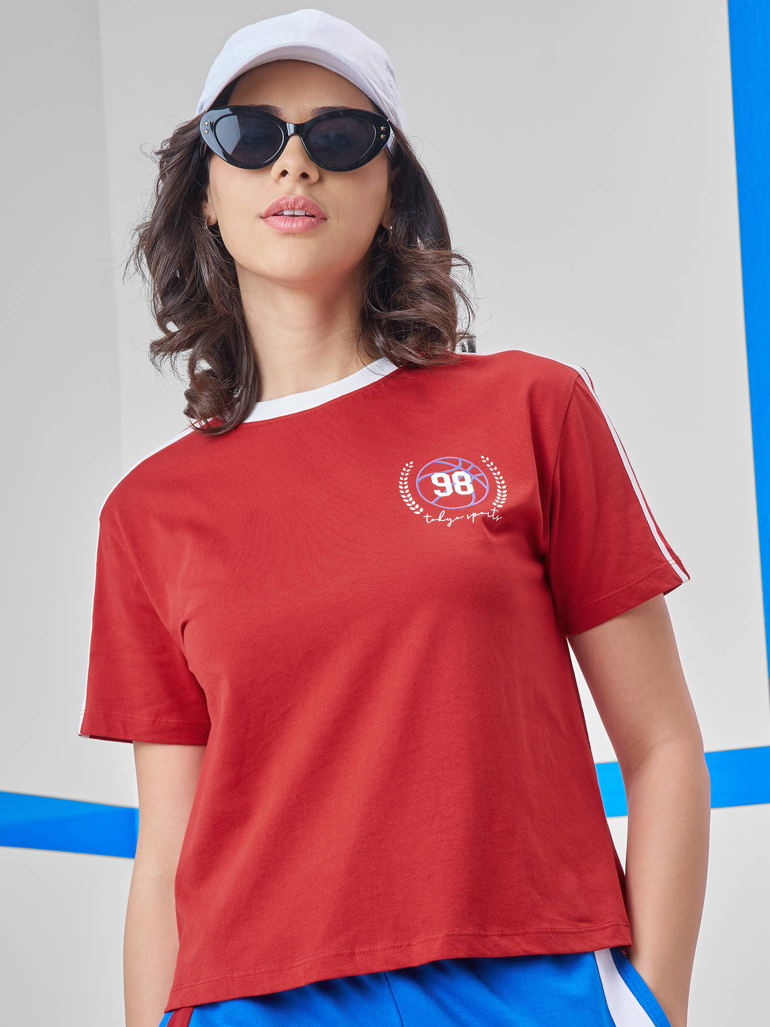     			Tokyo Talkies Women Cotton Oversized Fit Round Neck T-Shirt ( Red )