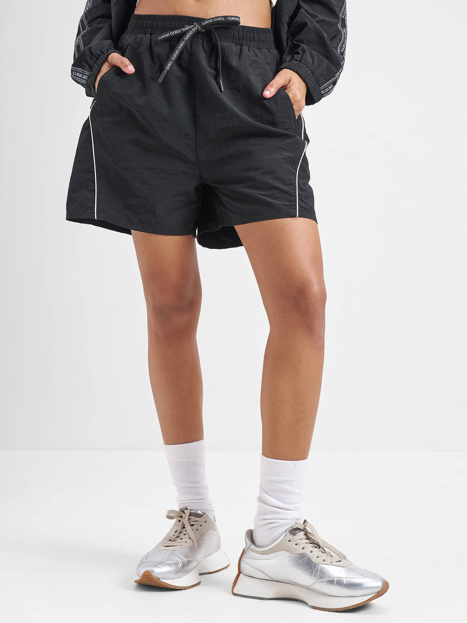     			Tokyo Talkies Women Nylon Regular Shorts ( Black )