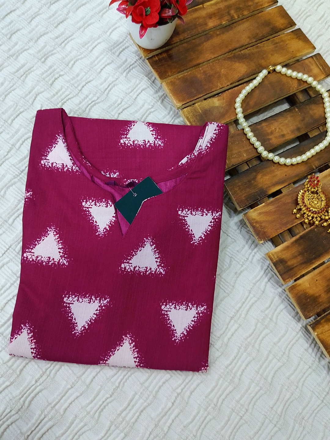 1 Stop Fashion Women Cotton Blend Printed Kurti ( Wine ) 1 Stop Fashion Women Cotton Blend Printed Kurti ( Wine )