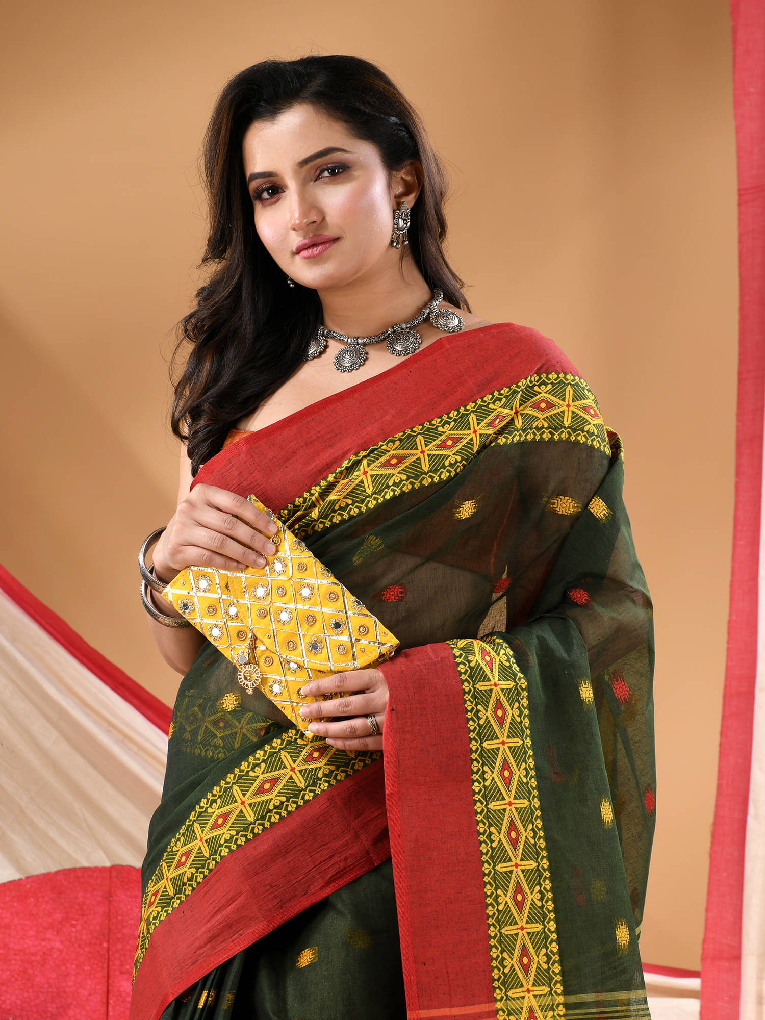 Desh Bidesh Cotton Self Design Tant Saree Without Blouse Piece ( Sea Green ) Desh Bidesh Cotton Self Design Tant Saree Without Blouse Piece ( Sea Green )
