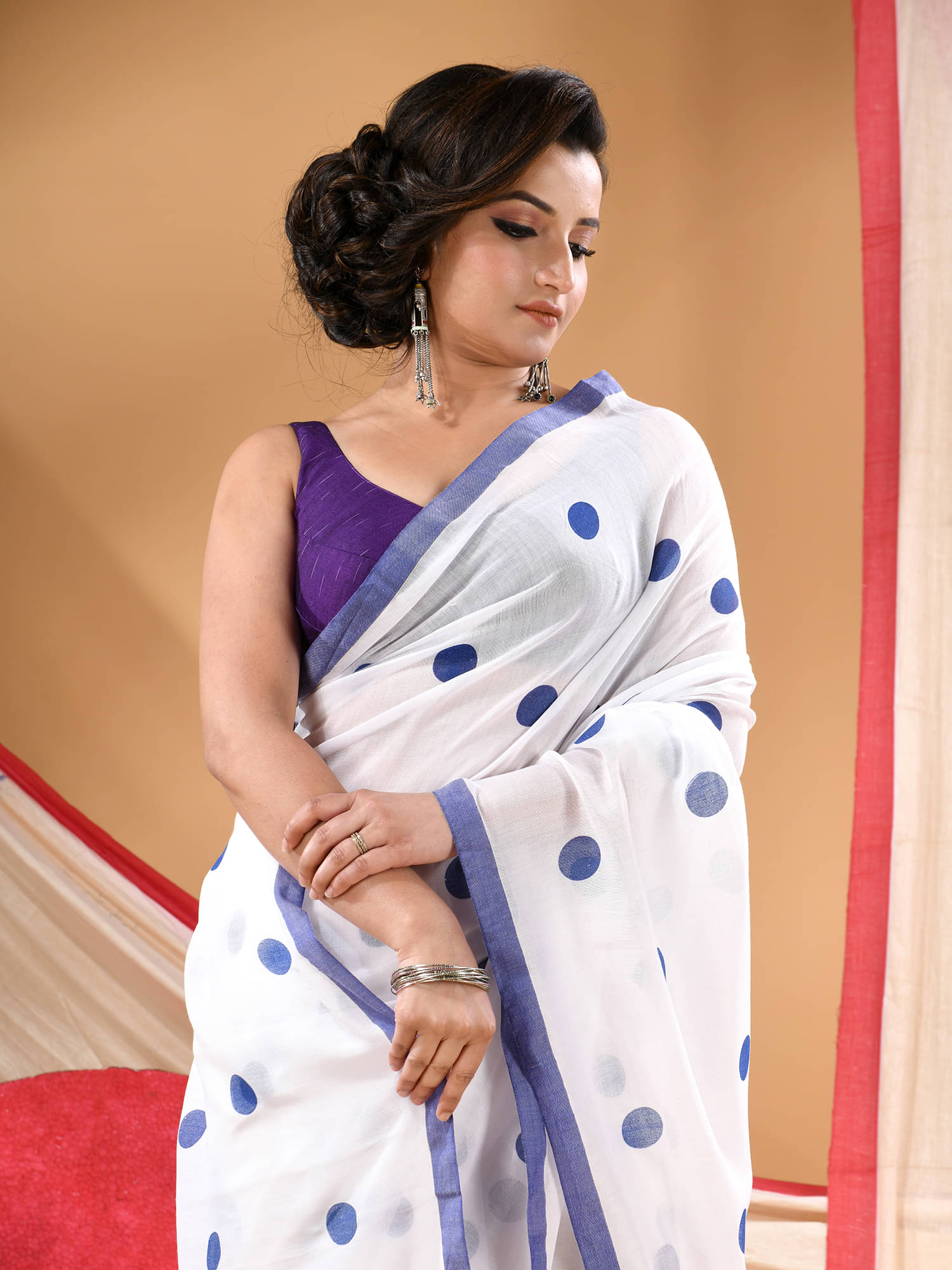     			Desh Bidesh Cotton Self Design Regular Saree Without Blouse Piece ( Blue )
