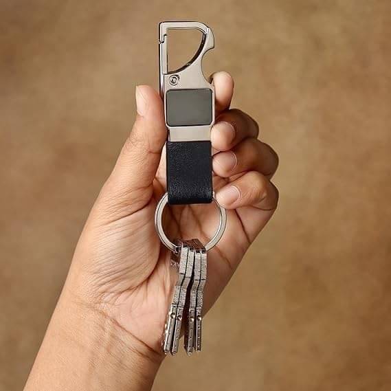     			OTARIO Black Men's Tag Label Keychain ( Pack of 1 )