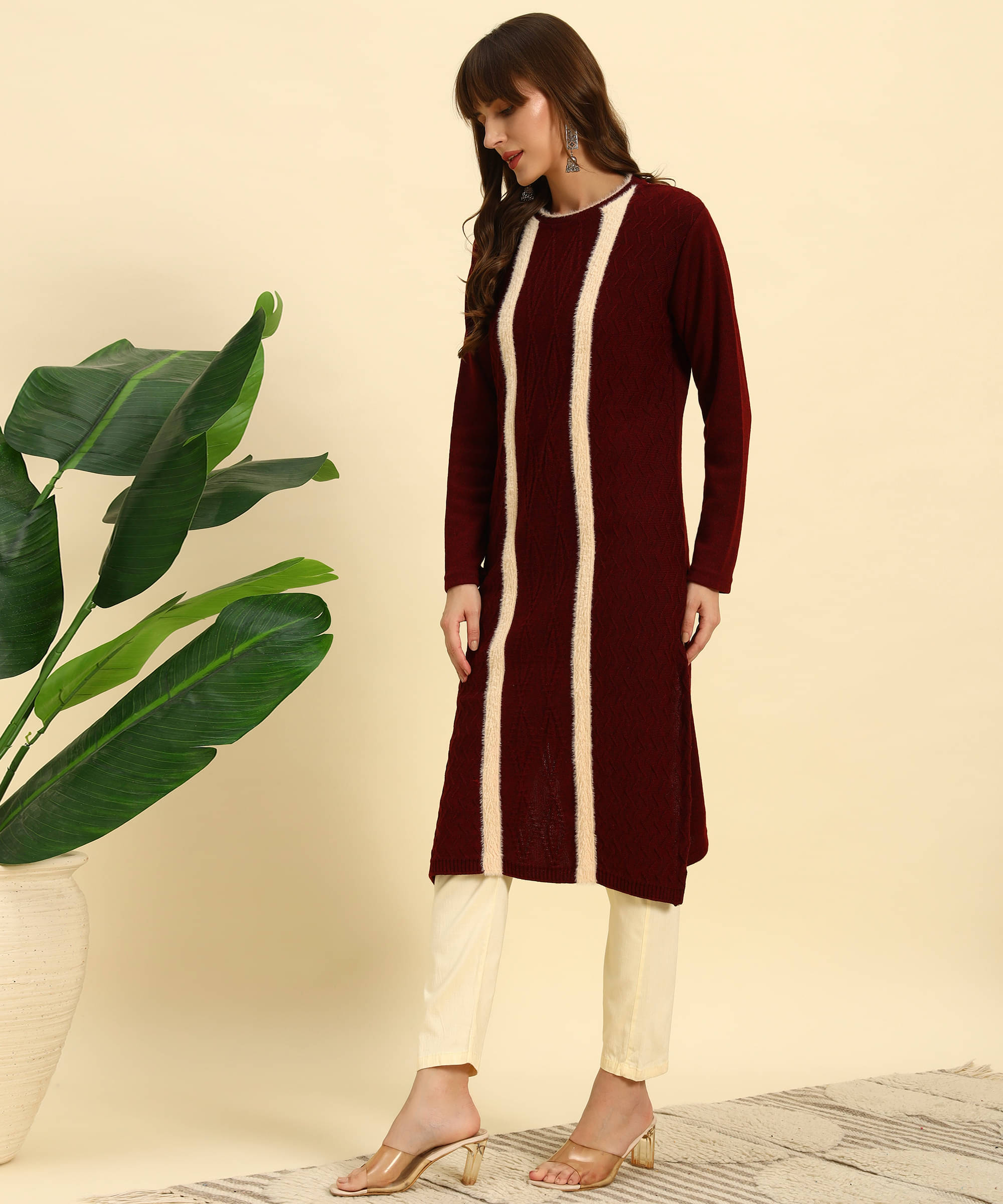     			Canblar Women Woollen Striped Straight Kurti ( Maroon )