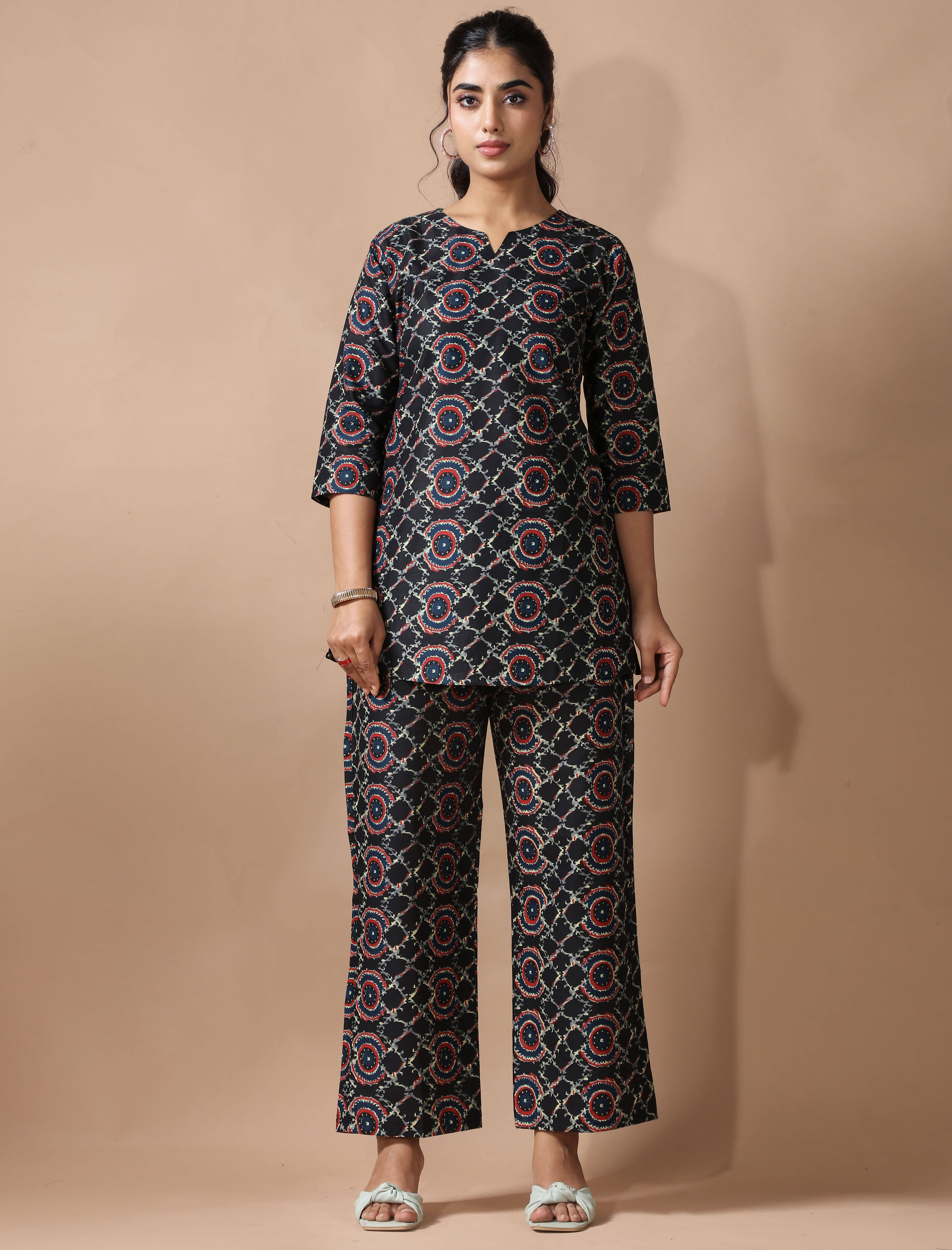     			Ethnic Basket Women Printed Tunic With Palazzos Co-Ord Set ( Black )