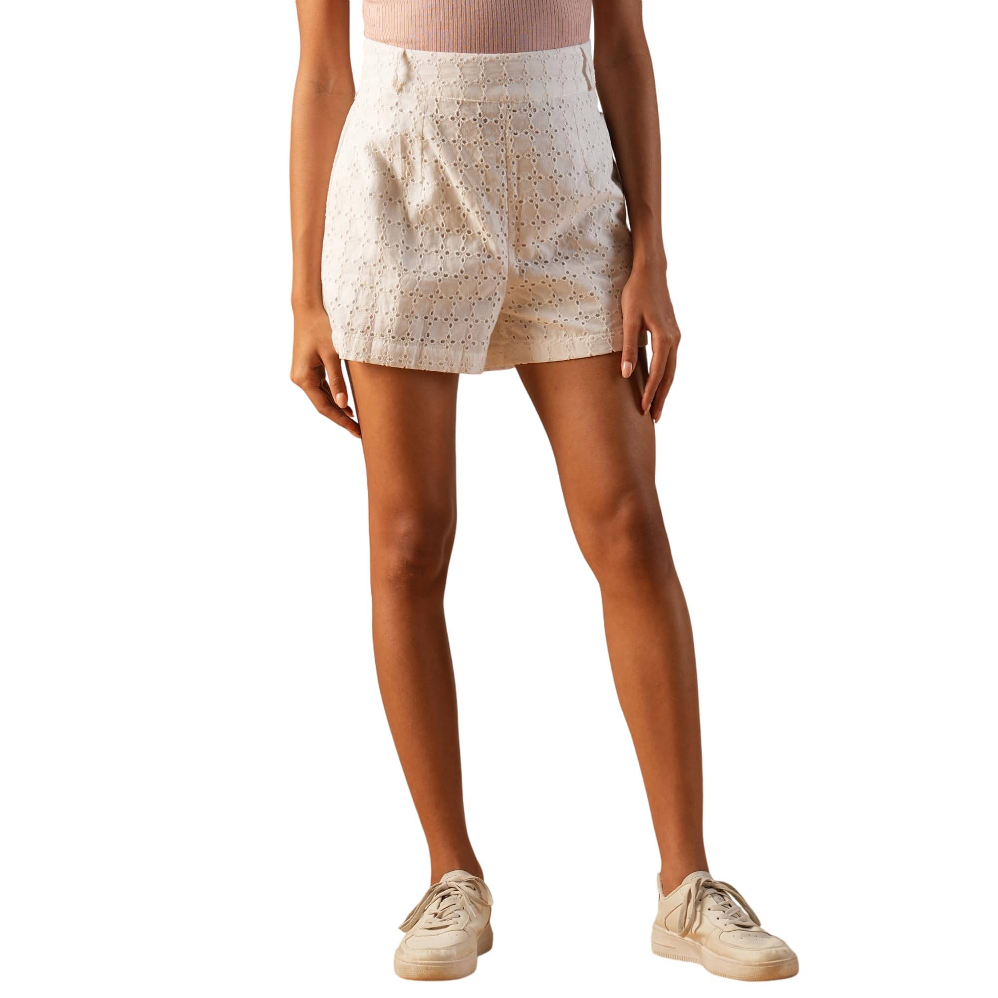    			Globus Women Cotton Regular Shorts ( White )