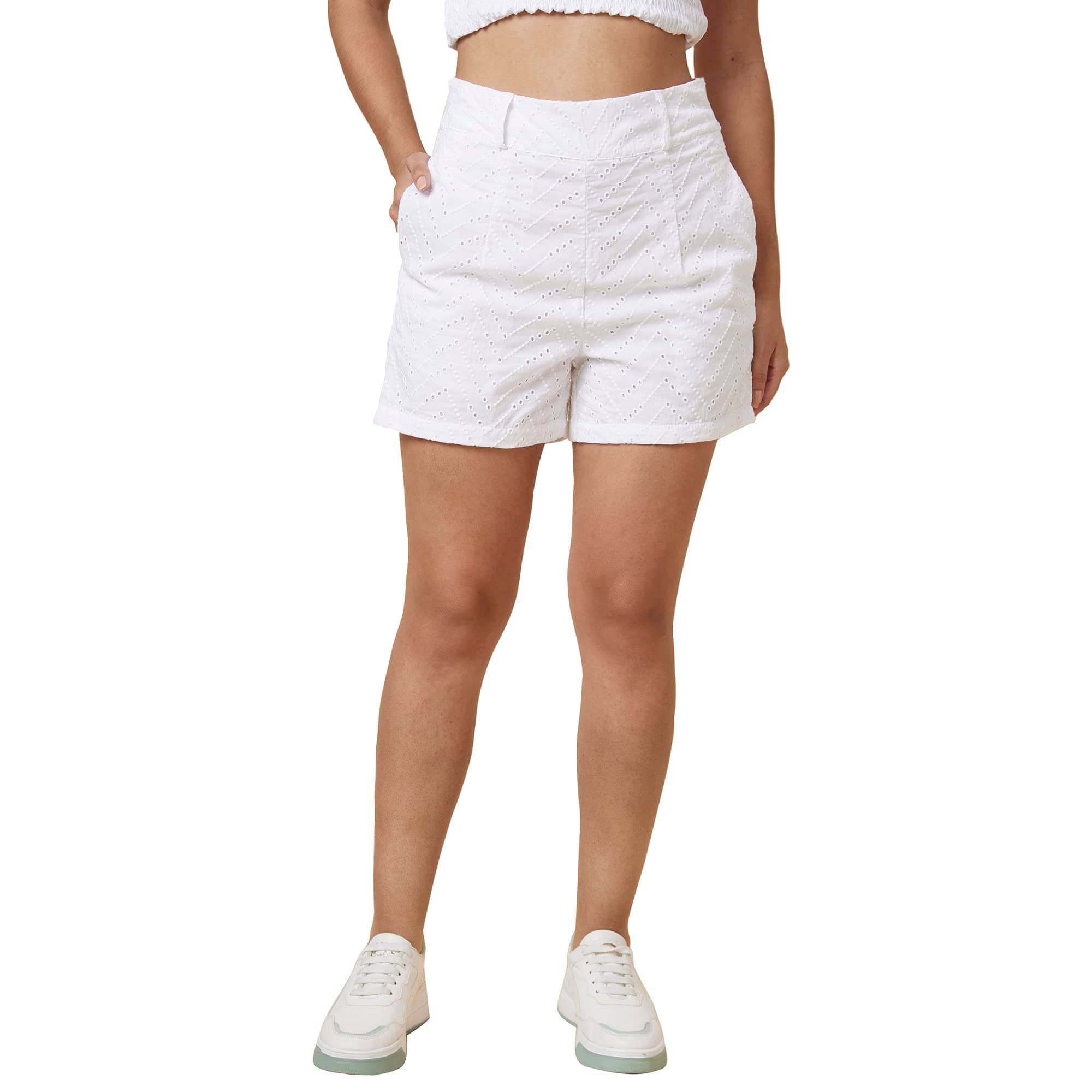     			Globus Women Cotton Regular Shorts ( White )