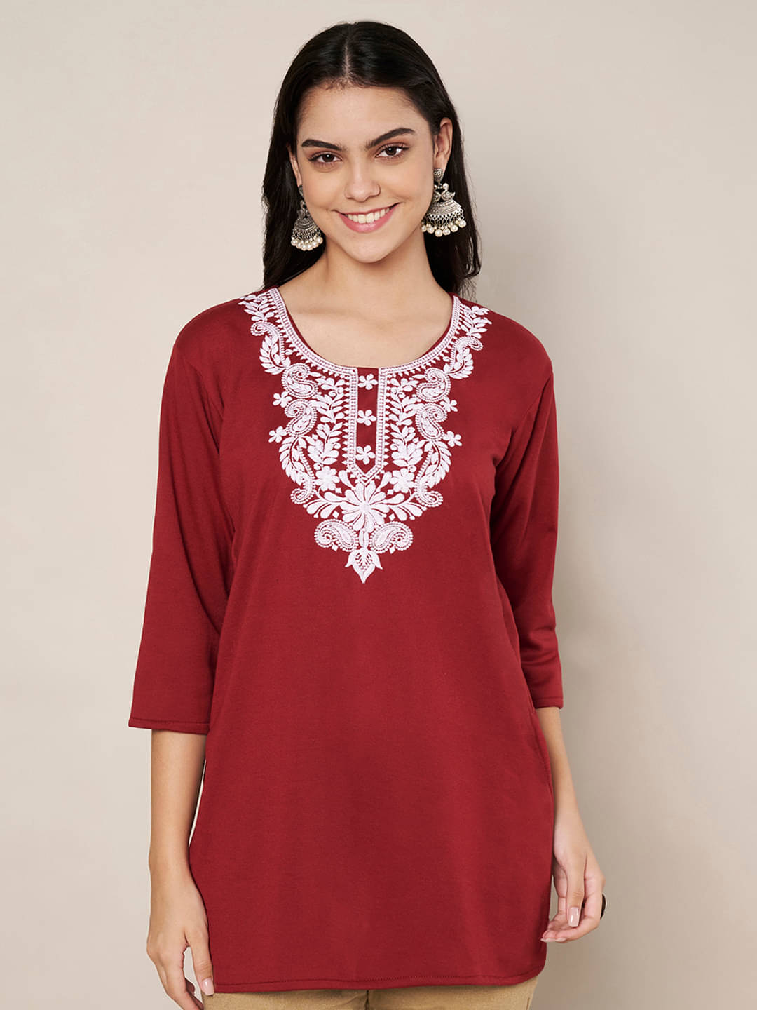     			Trend Level Women Woollen Embroidered Straight Kurti ( Maroon )