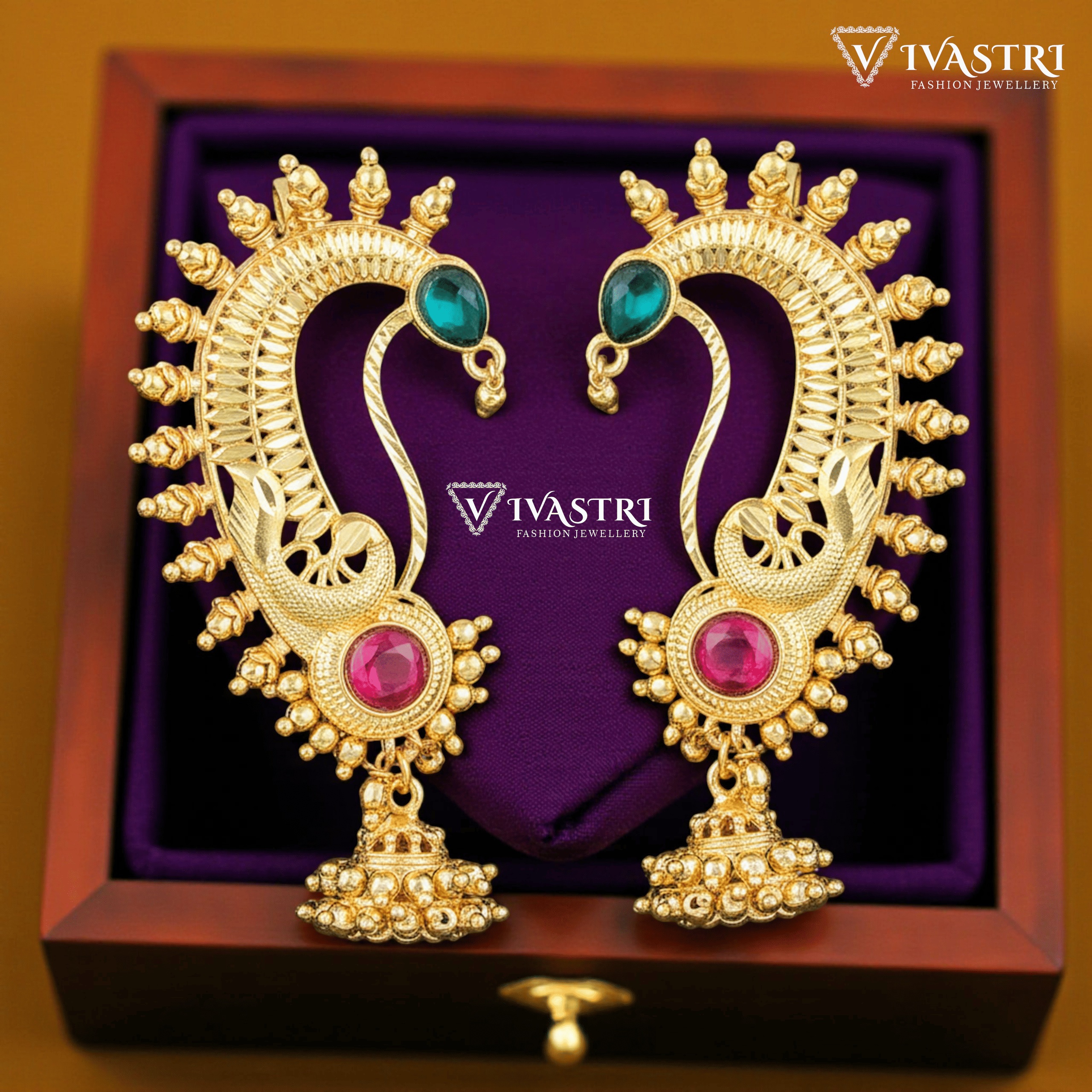    			VIVASTRI Golden EarCuff Earrings ( Pack of 1 )