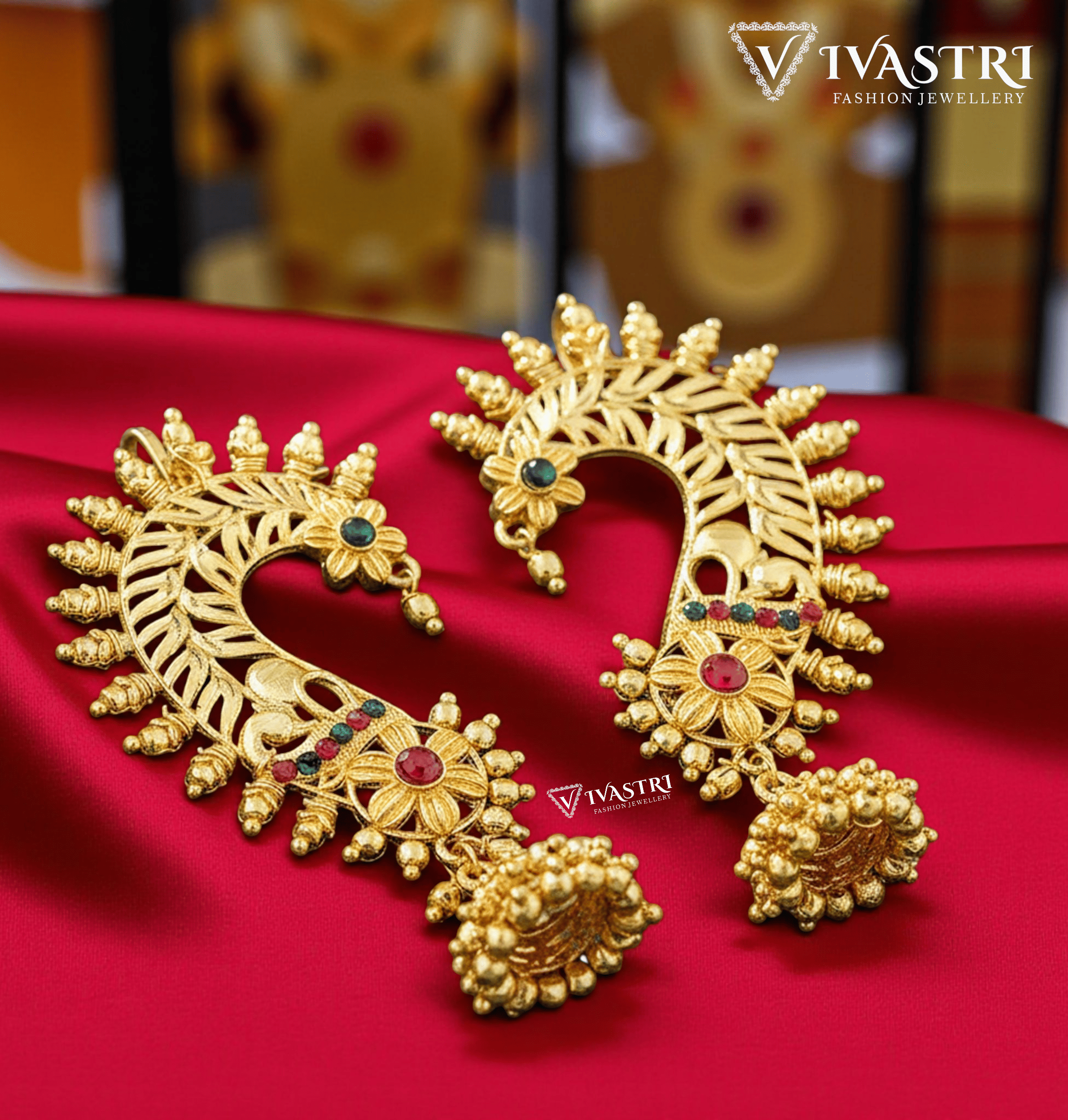     			VIVASTRI Golden EarCuff Earrings ( Pack of 1 )