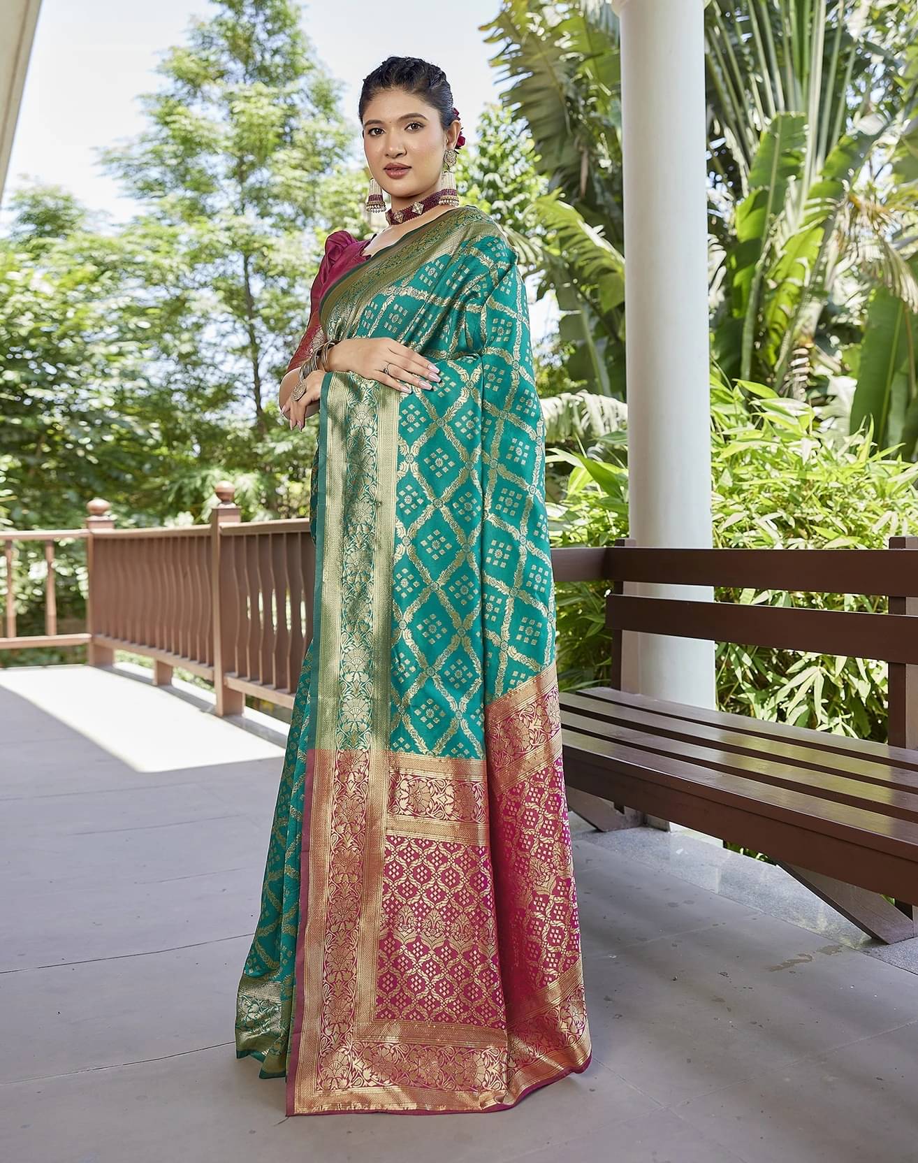     			Yashika Art Silk Embroidered Kanjeevaram Sarees With Unstitched Blouse Piece ( Blue )