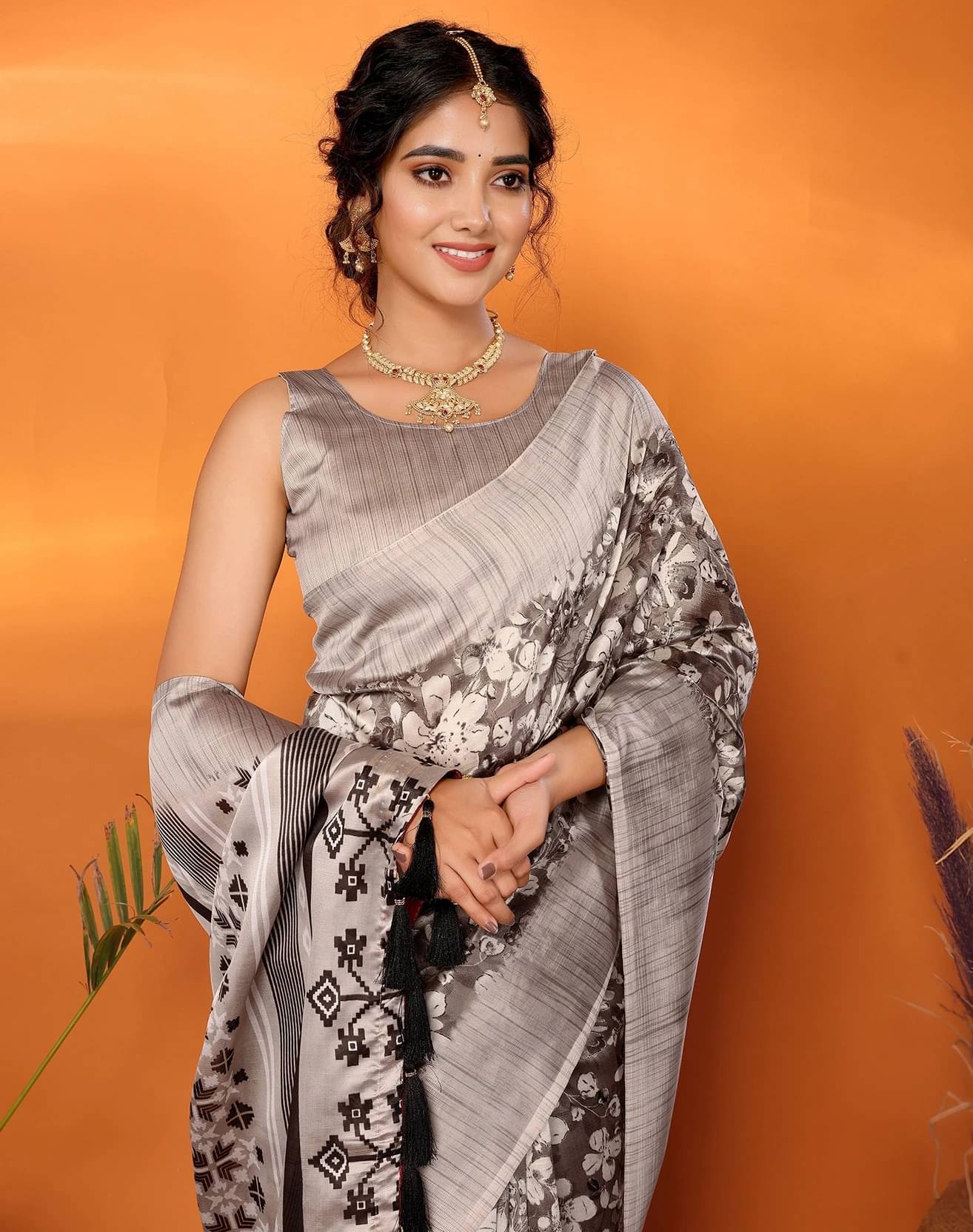     			Yashika Art Silk Printed Regular Saree With Unstitched Blouse Piece ( Brown )
