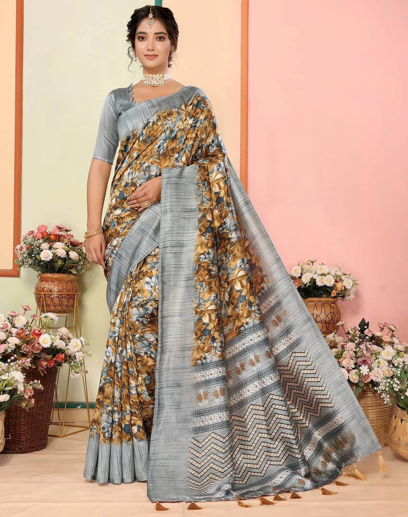     			Yashika Art Silk Printed Regular Saree With Unstitched Blouse Piece ( Silver )