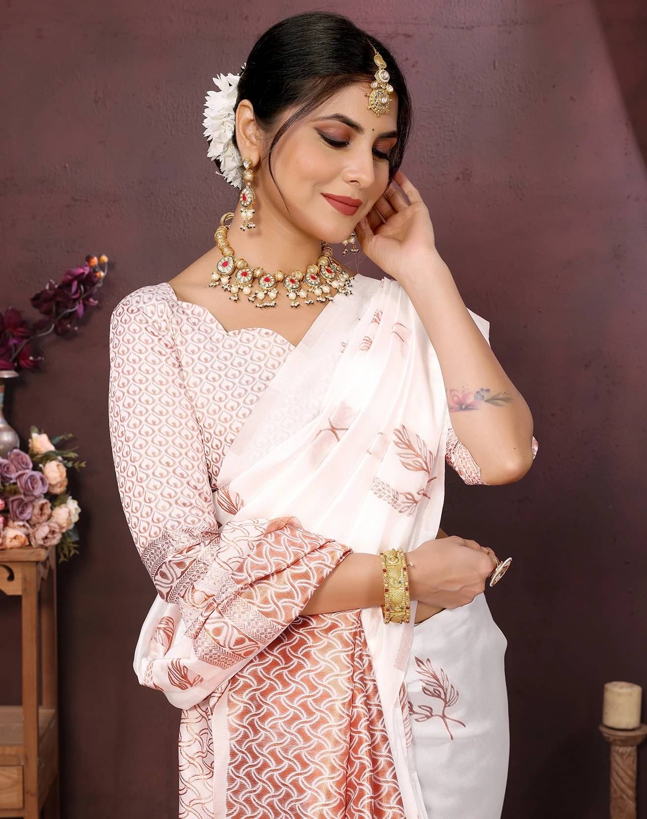     			Yashika Art Silk Woven Kanjeevaram Sarees With Unstitched Blouse Piece ( White )